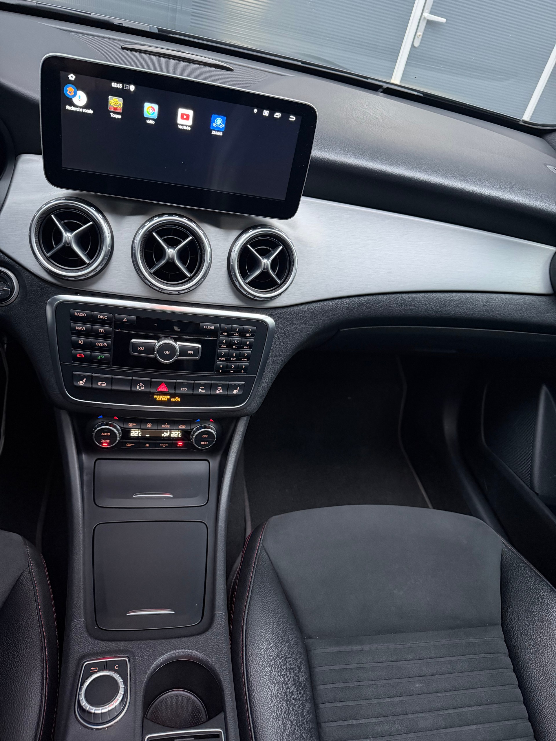 MERCEDES-BENZ GLA 250 AMG Line 4Matic 7G-DCT-image-14