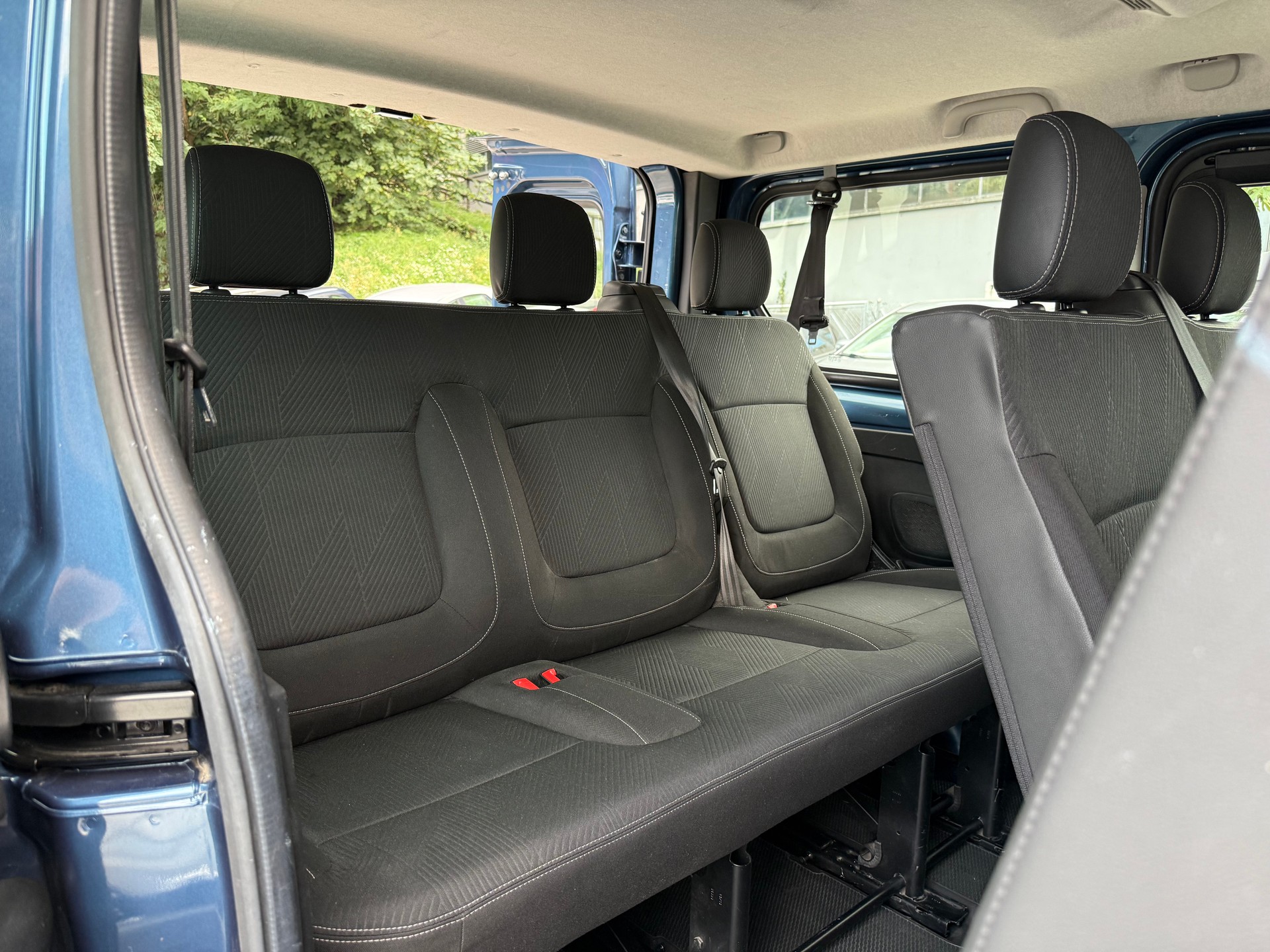 NISSAN NV300 dCi 120 2.9 L2H1 Comfort 9Pl.-image-8