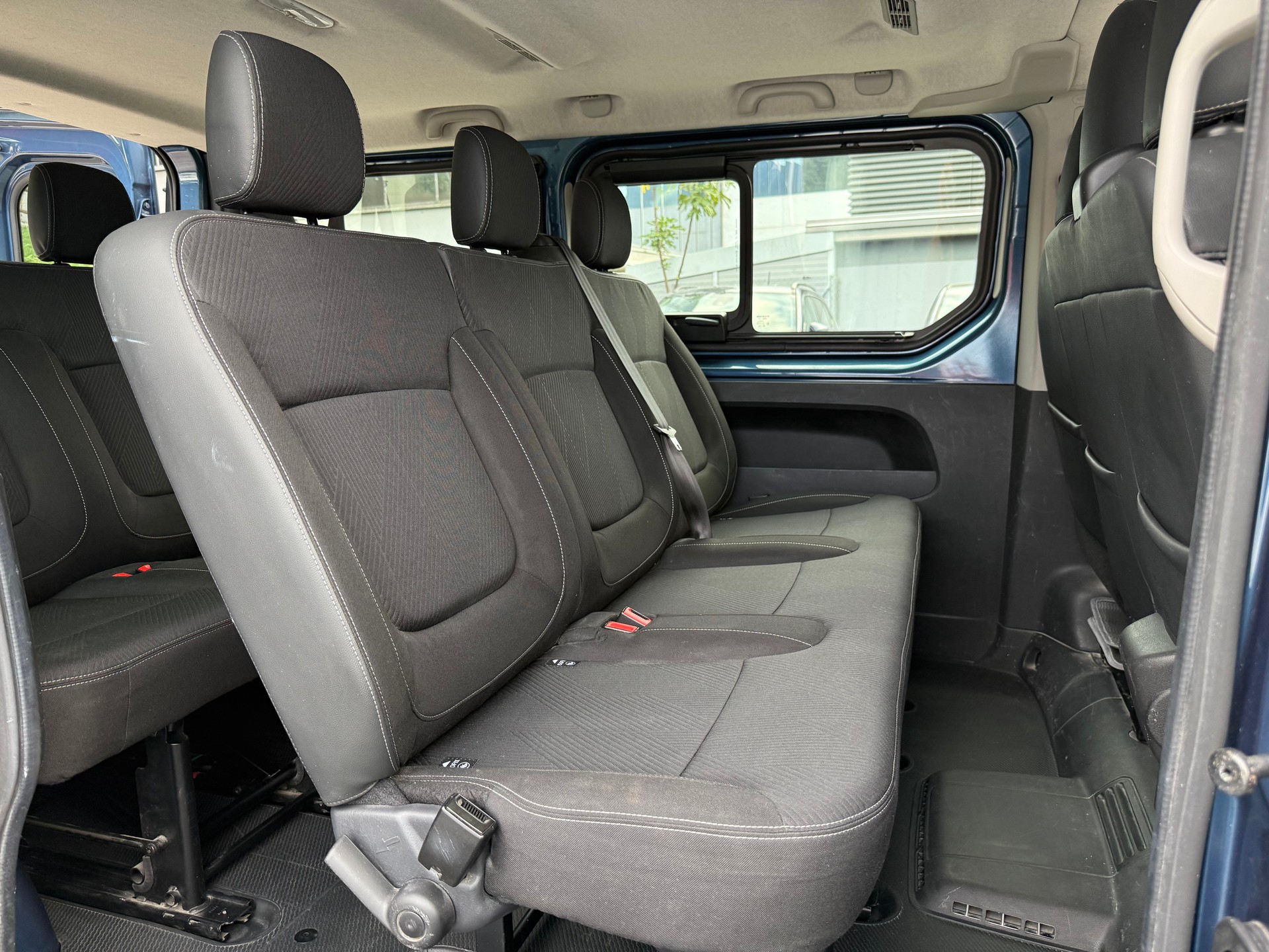 NISSAN NV300 dCi 120 2.9 L2H1 Comfort 9Pl.-image-6