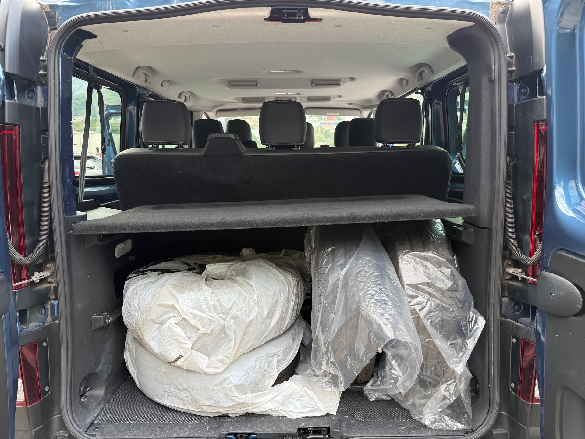 NISSAN NV300 dCi 120 2.9 L2H1 Comfort 9Pl.-image-9