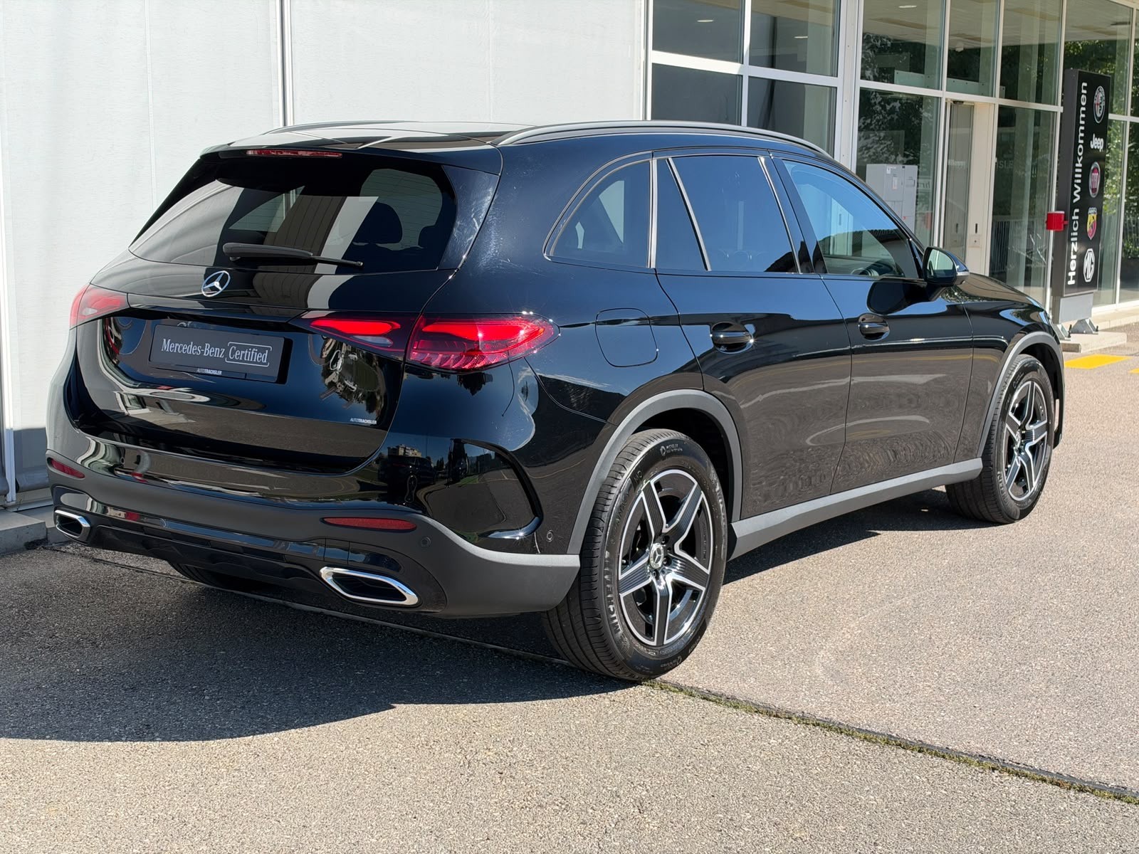 MERCEDES-BENZ GLC 220 d 4Matic 9G-Tronic-image-2
