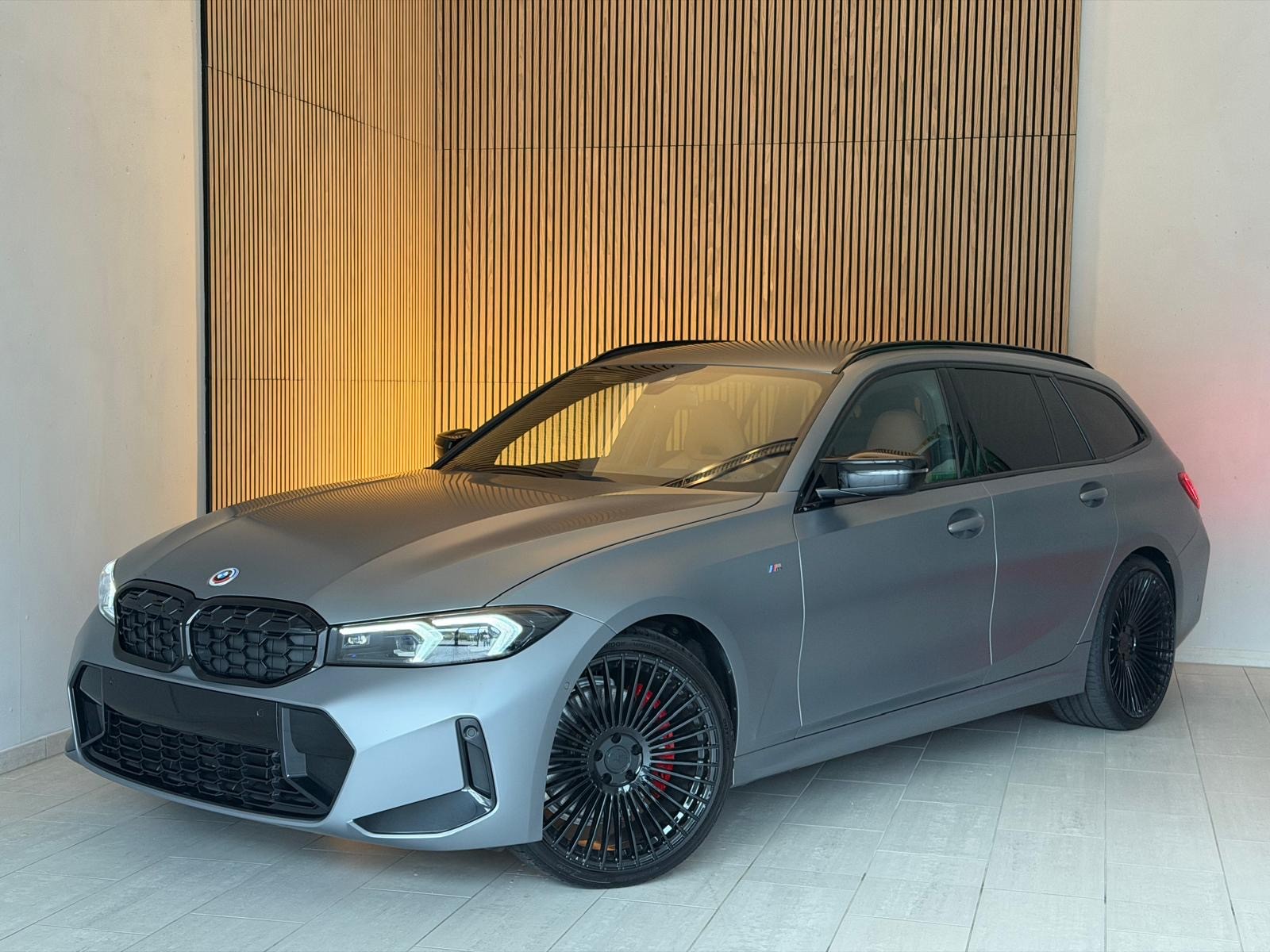 BMW M340i xDrive 48V Touring Steptronic M Sport Pro INDIVIDUAL FROZEN PURE GREY-image-0