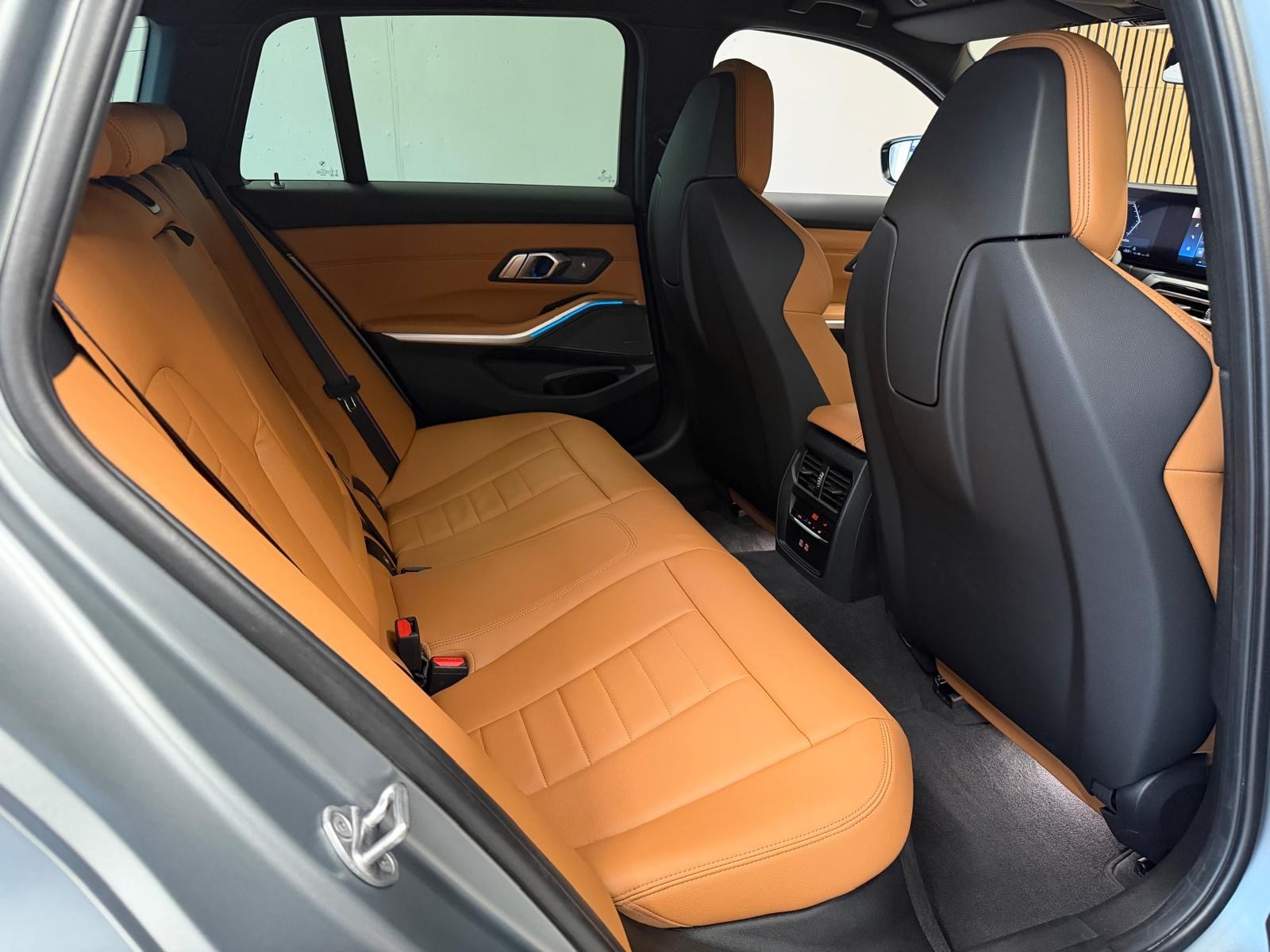 BMW M340i xDrive 48V Touring Steptronic M Sport Pro INDIVIDUAL FROZEN PURE GREY-image-23