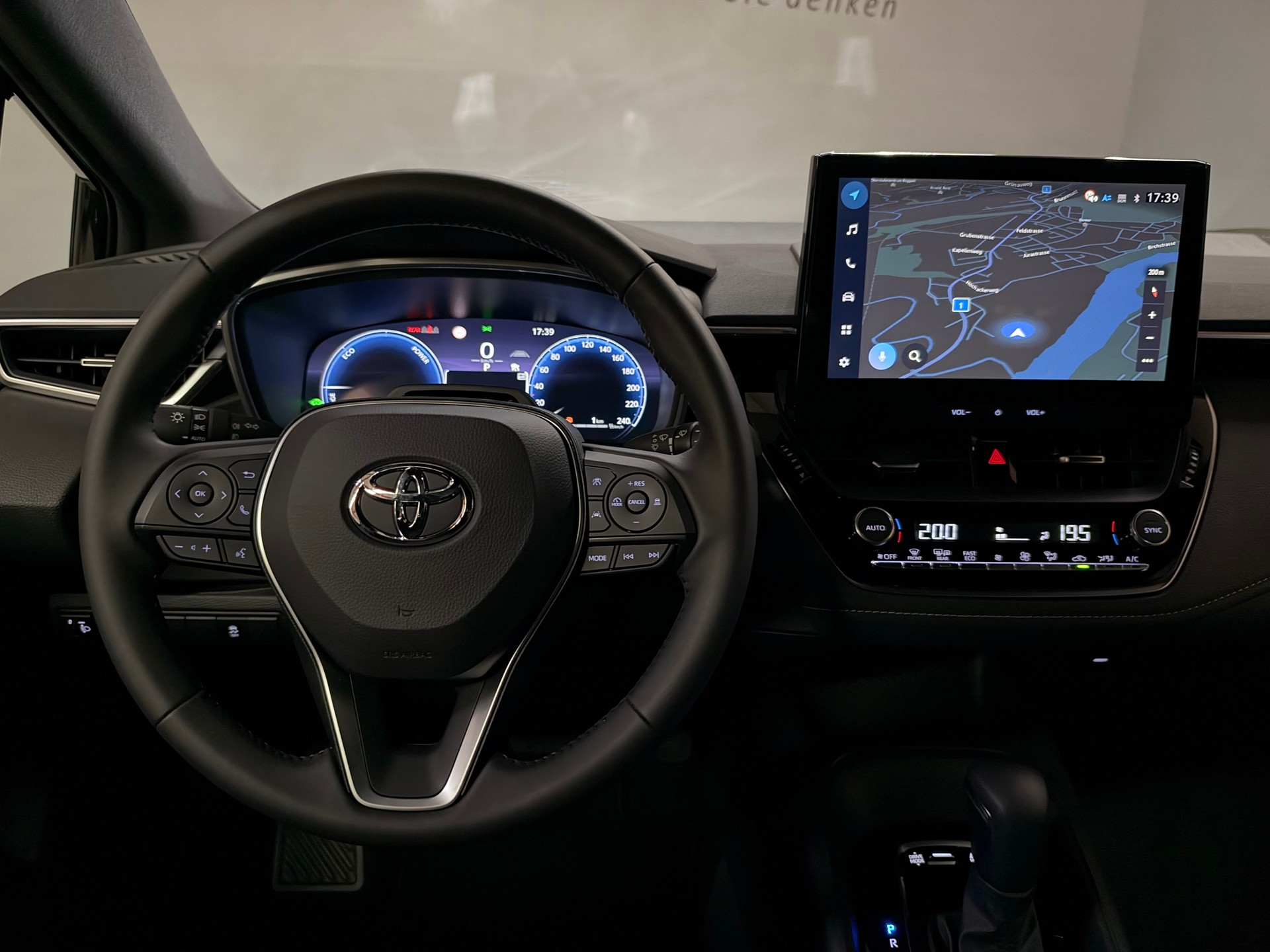 TOYOTA Corolla Touring Sports 1.8 HSD Comfort e-CVT-image-17