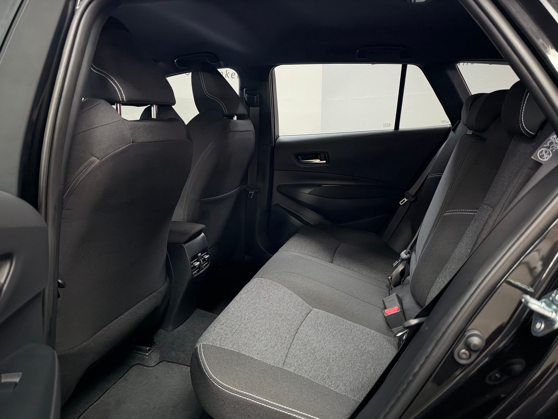 TOYOTA Corolla Touring Sports 1.8 HSD Comfort e-CVT-image-15