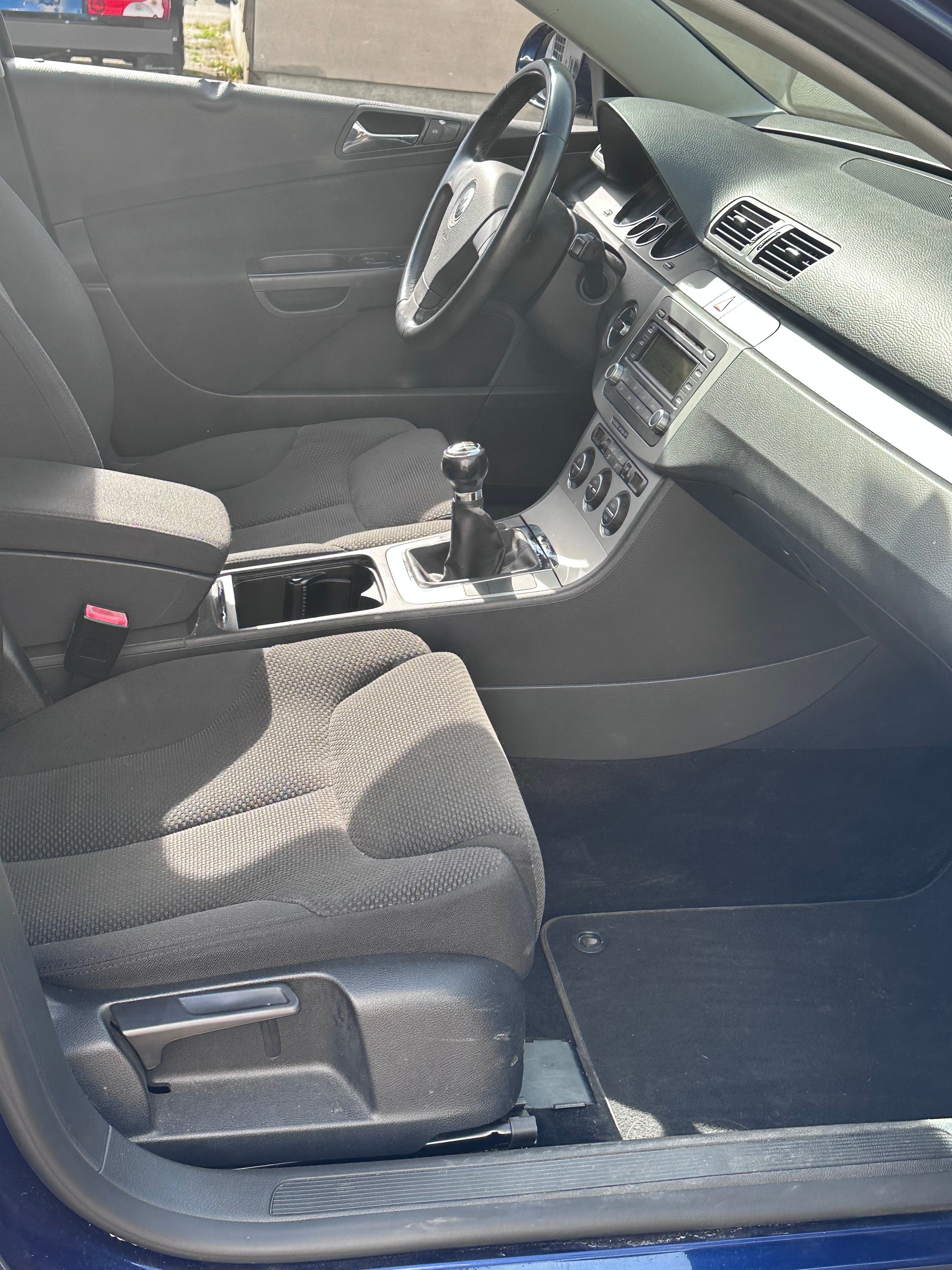 VW Passat Variant 2.0 FSI Highline-image-8