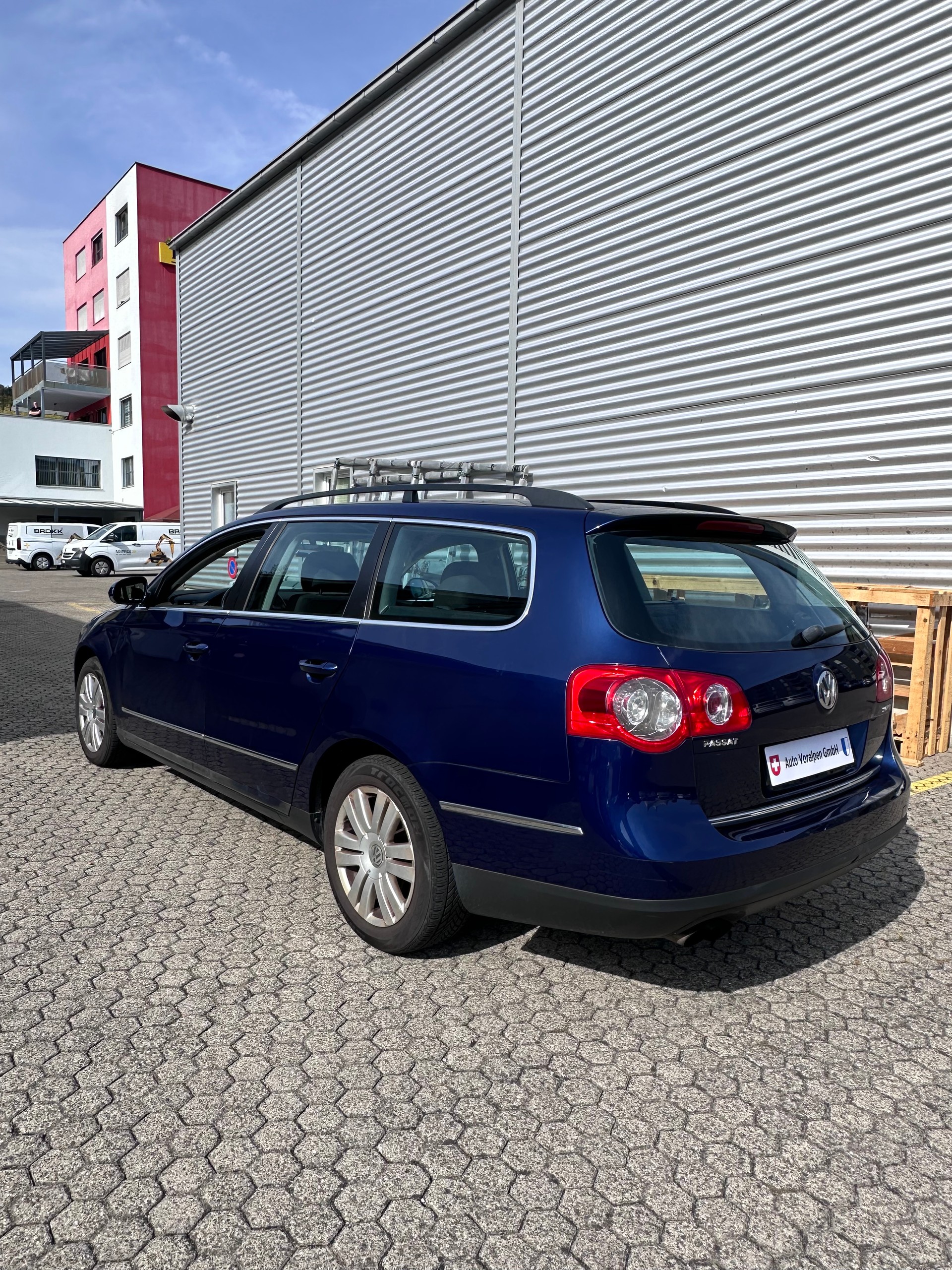 VW Passat Variant 2.0 FSI Highline-image-6