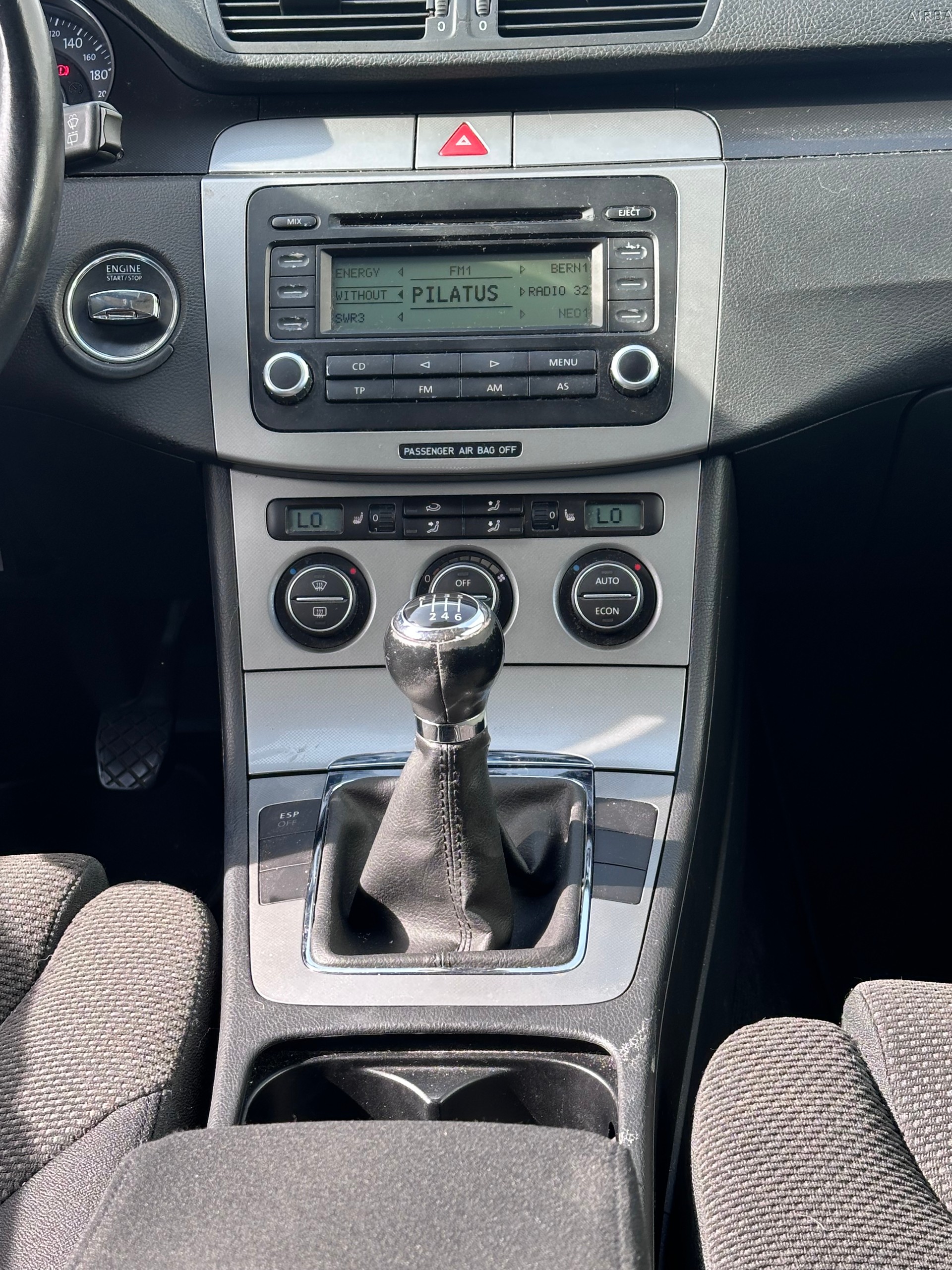 VW Passat Variant 2.0 FSI Highline-image-12