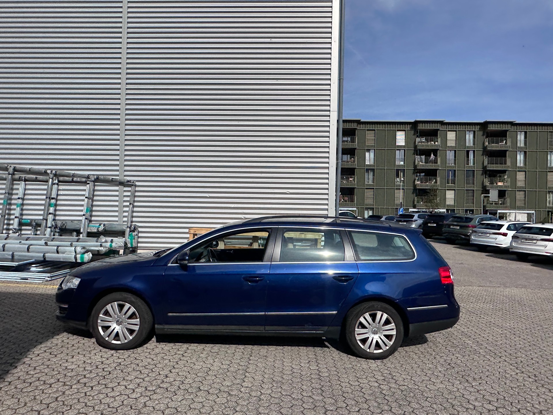 VW Passat Variant 2.0 FSI Highline-image-3