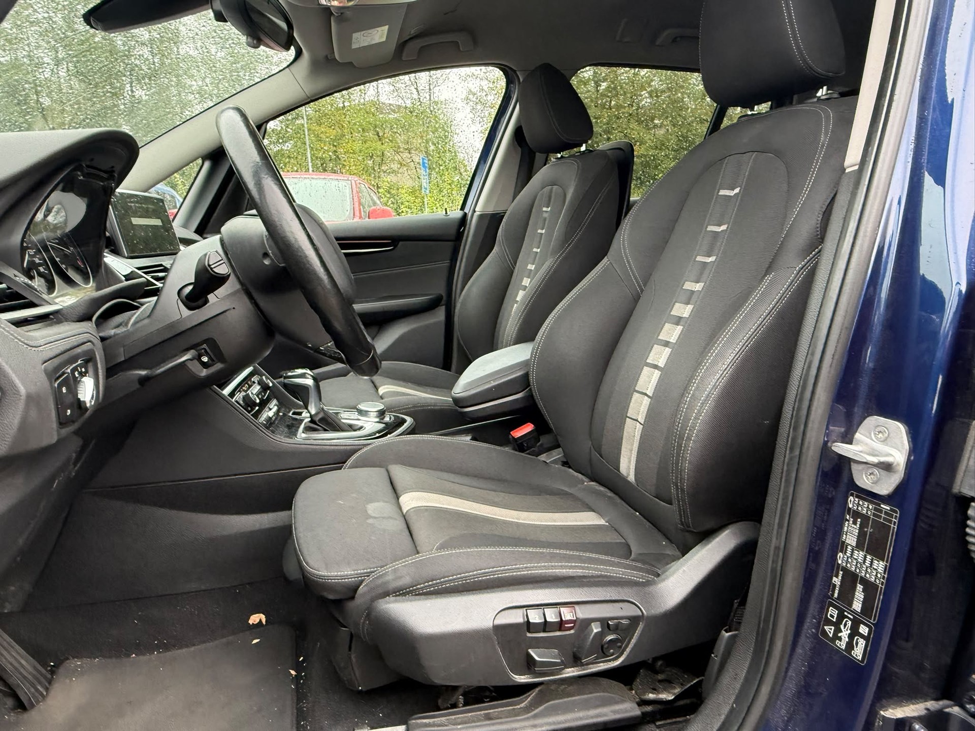 BMW 218d xDrive Gran Tourer Steptronic-image-12