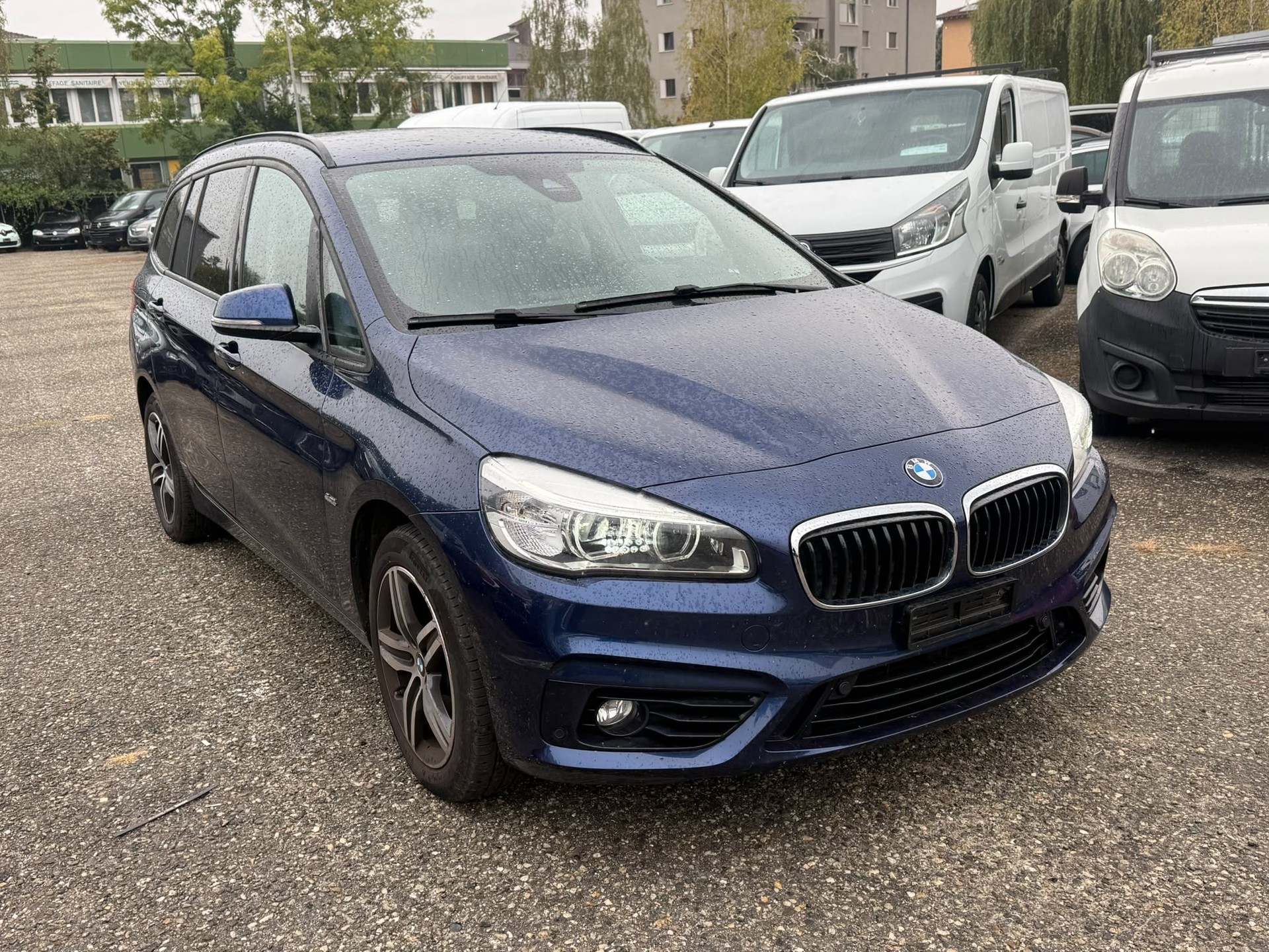 BMW 218d xDrive Gran Tourer Steptronic-image-4