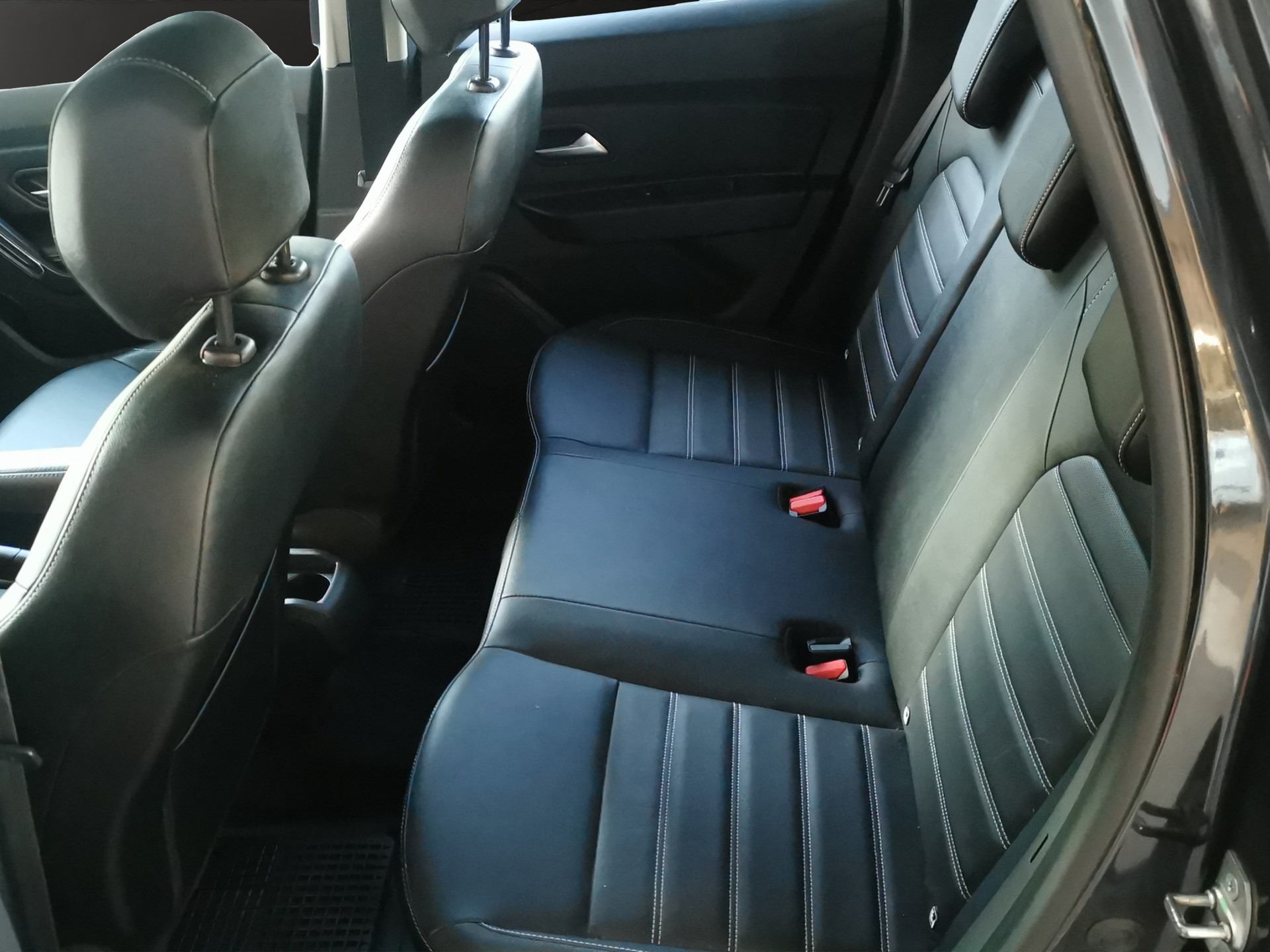 DACIA Duster TCe 125 Prestige 4x4-image-12