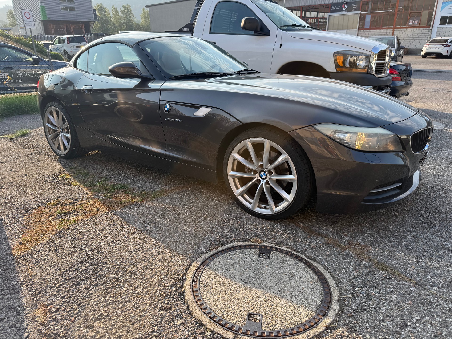 BMW Z4 sDrive23i-image-1