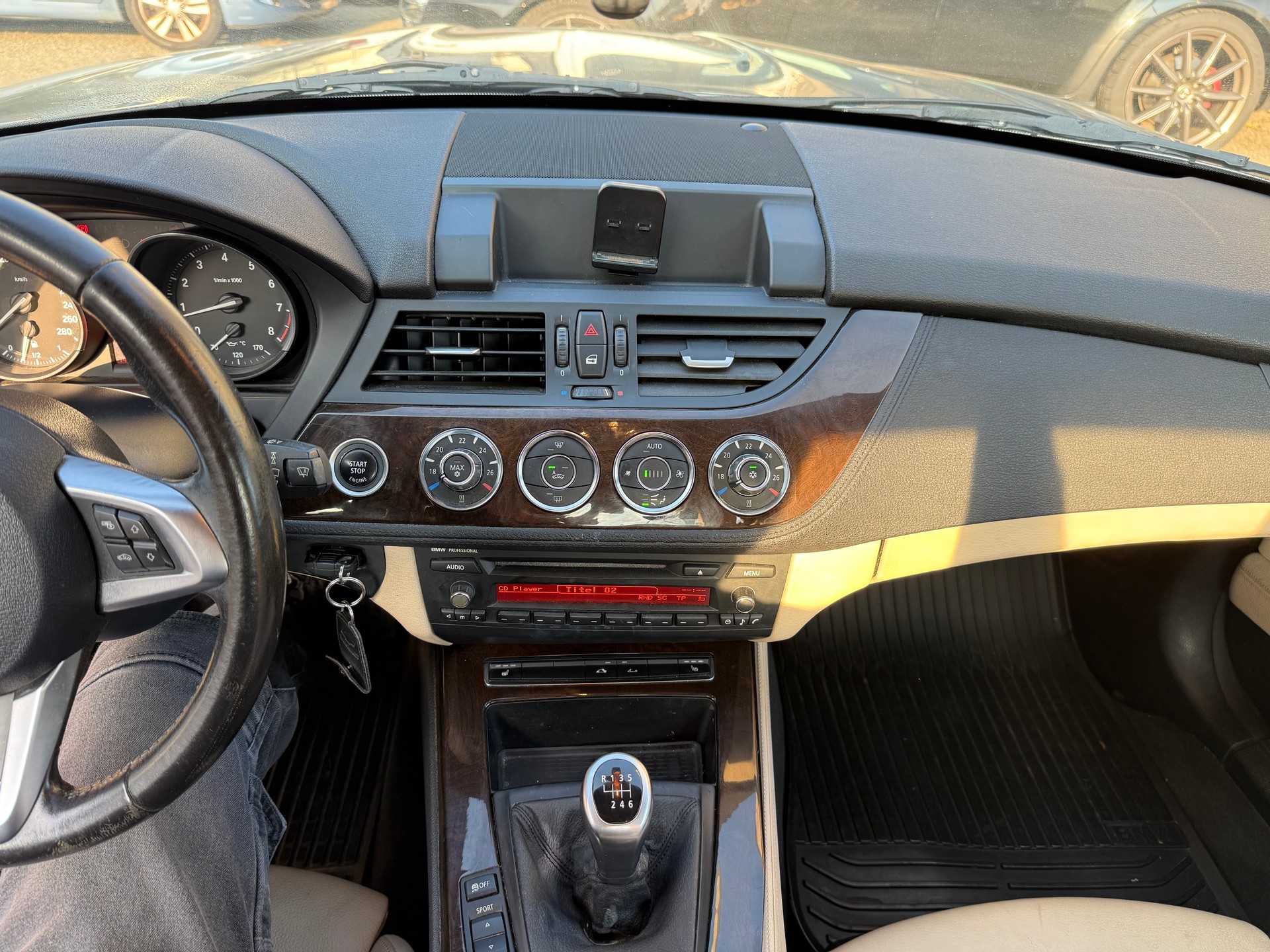 BMW Z4 sDrive23i-image-9