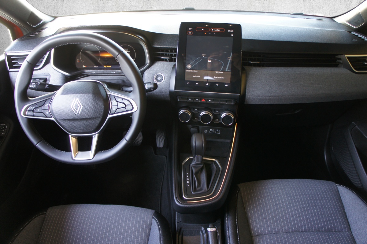RENAULT Clio 1.0 Techno X-Tronic-image-12