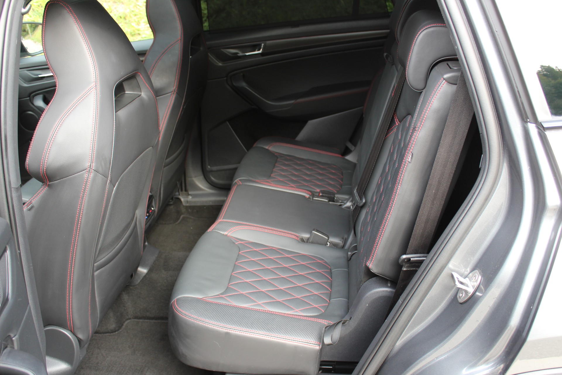 SKODA Kodiaq 2.0 TSI 4x4 RS-image-11