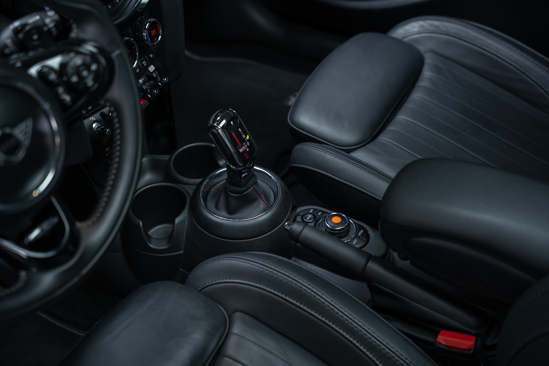 MINI Cooper S SDKG / CH-Fahrzeug / Panorama / Rückfahrkamera-image-11