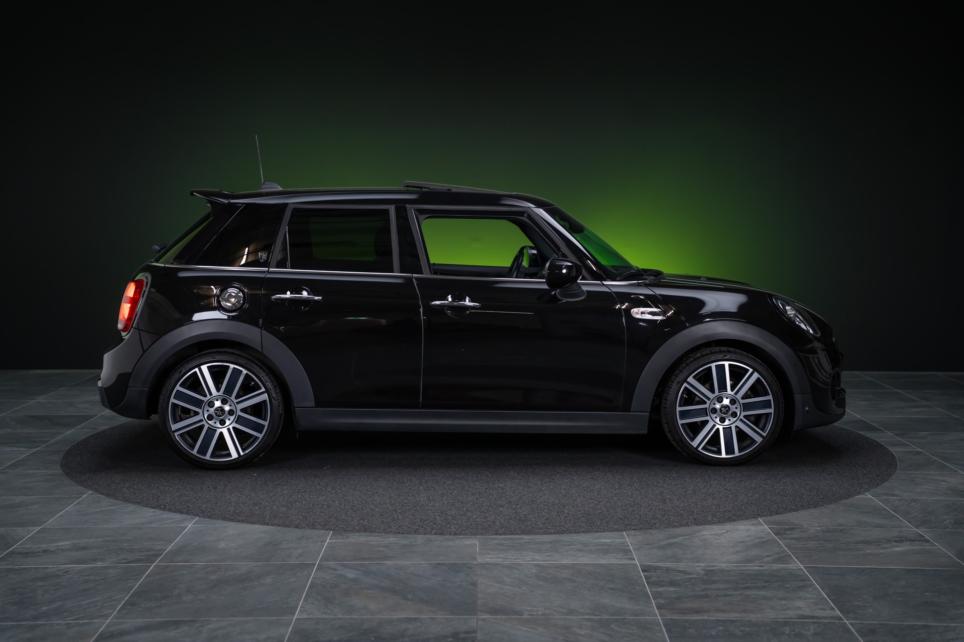 MINI Cooper S SDKG / CH-Fahrzeug / Panorama / Rückfahrkamera-image-3