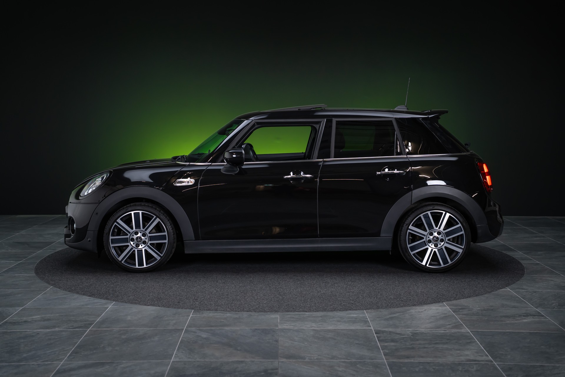 MINI Cooper S SDKG / CH-Fahrzeug / Panorama / Rückfahrkamera-image-8