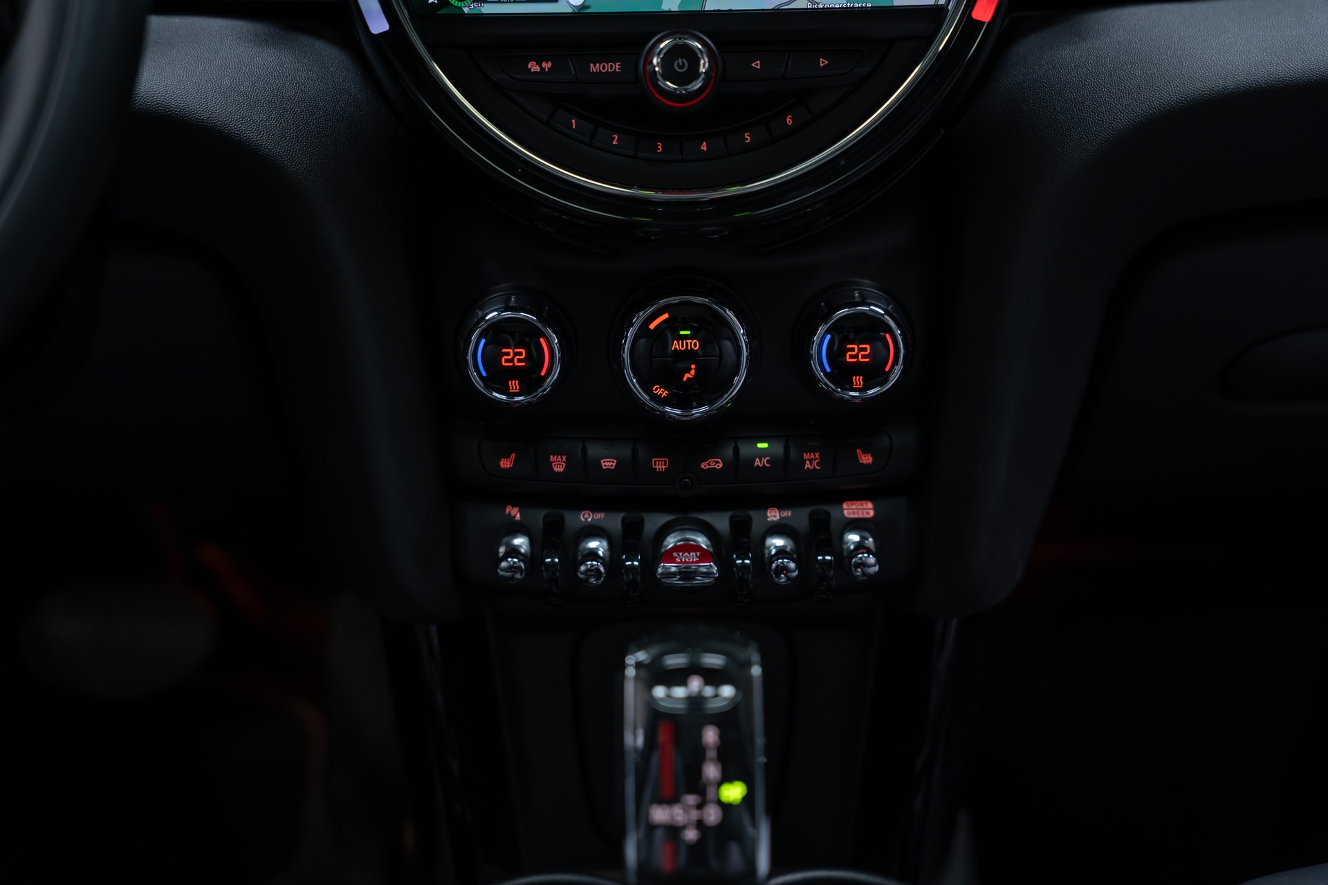 MINI Cooper S SDKG / CH-Fahrzeug / Panorama / Rückfahrkamera-image-17