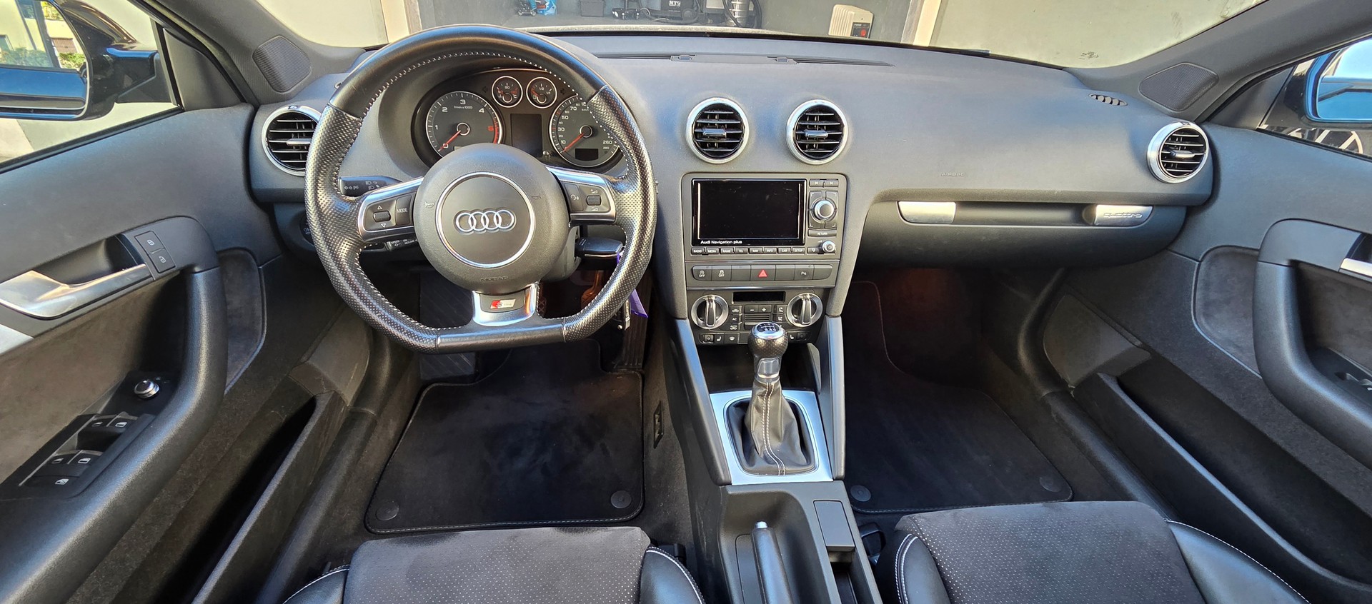 AUDI A3 Sportback 2.0 TDI Attraction quattro-image-13