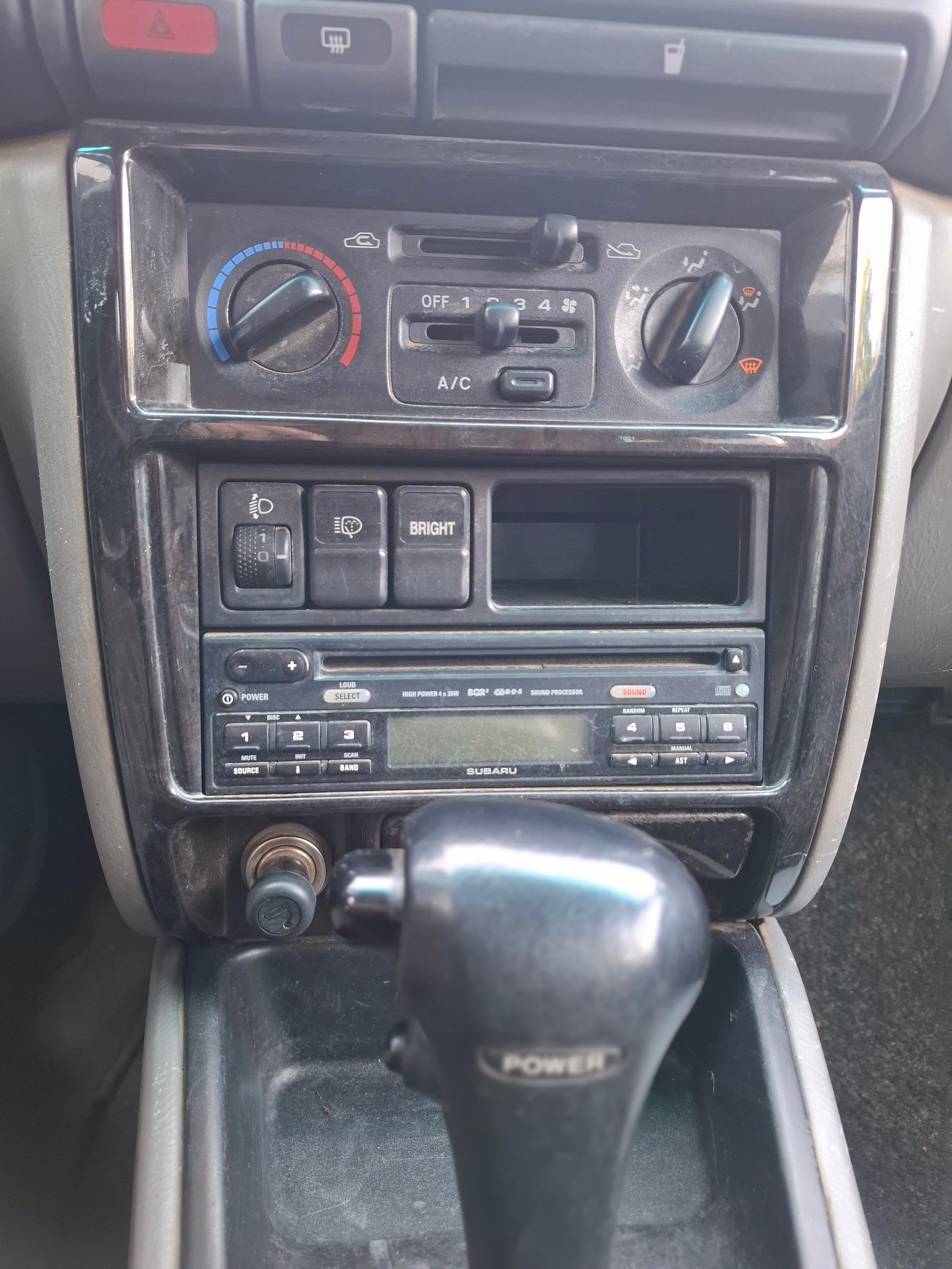 SUBARU Forester 2.0 Comfort Automatic-image-8