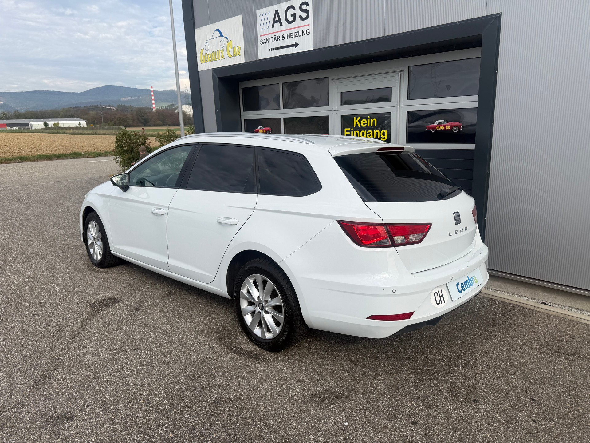 SEAT Leon ST 1.6 TDI CR Style DSG Frisch Ab MFK-image-3