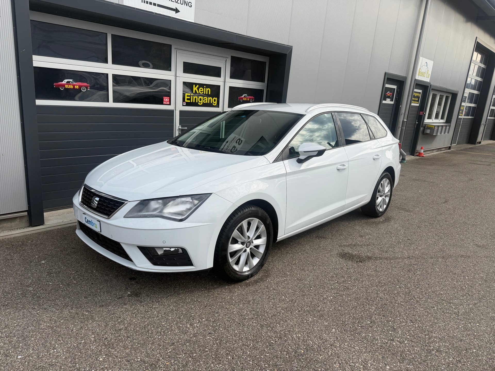 SEAT Leon ST 1.6 TDI CR Style DSG Frisch Ab MFK-image-0