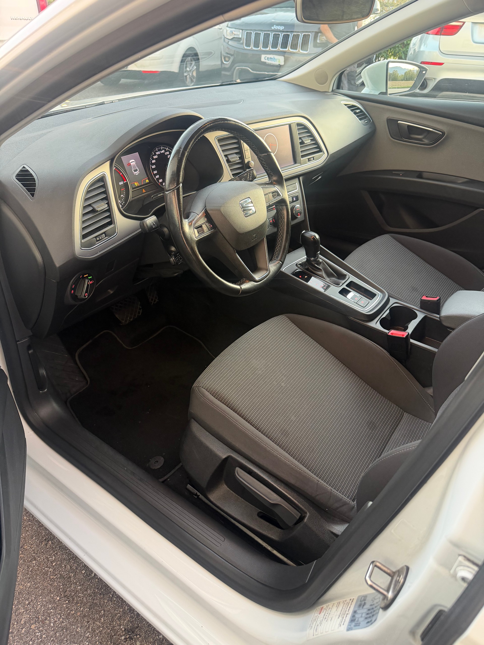 SEAT Leon ST 1.6 TDI CR Style DSG Frisch Ab MFK-image-8