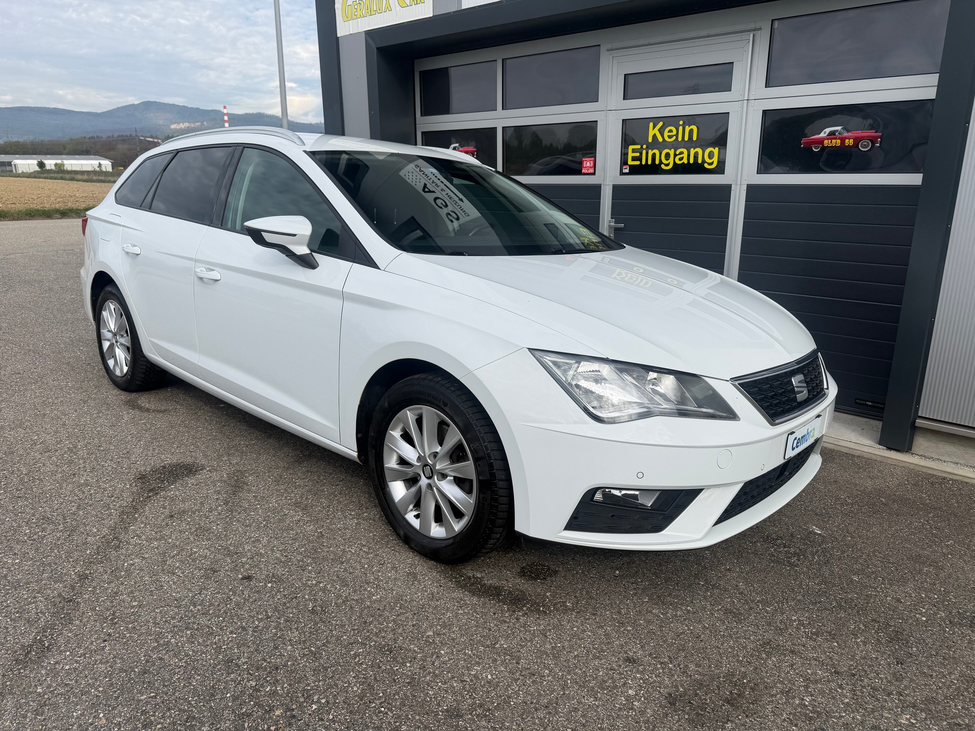 SEAT Leon ST 1.6 TDI CR Style DSG Frisch Ab MFK-image-1