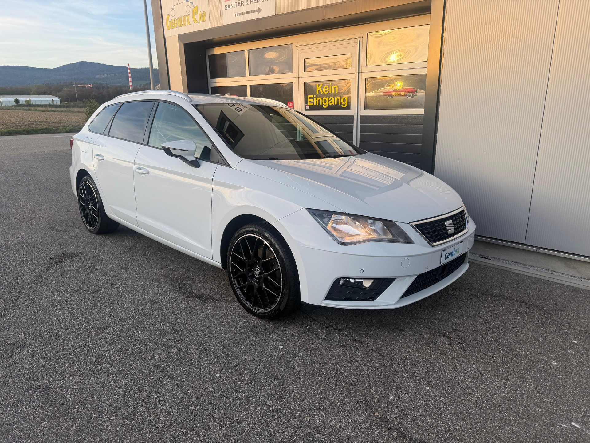 SEAT Leon ST 1.6 TDI CR Style DSG Frisch Ab MFK-image-6