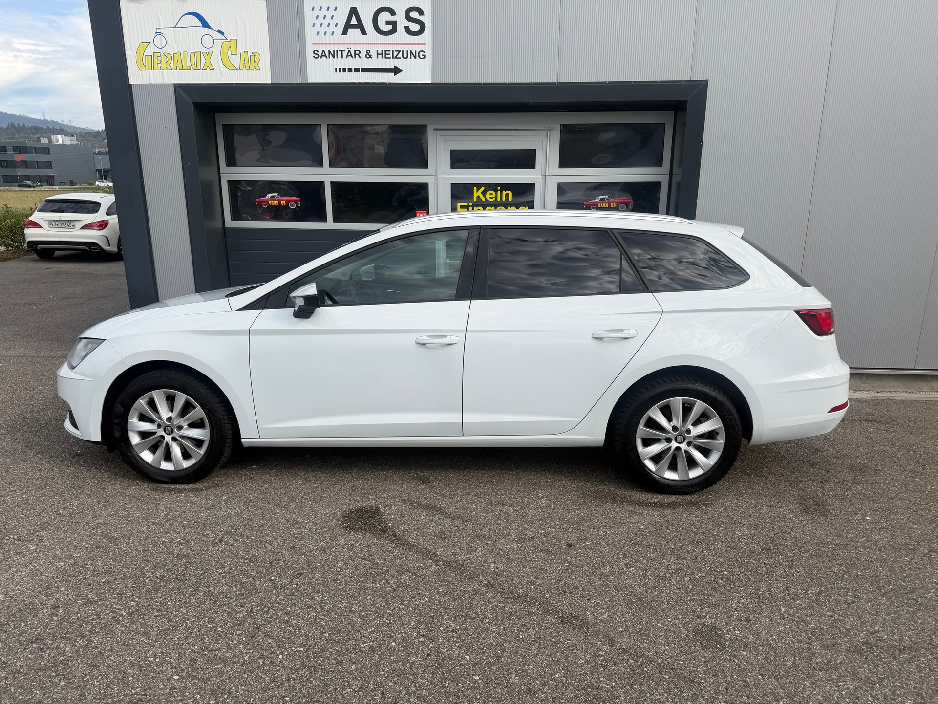 SEAT Leon ST 1.6 TDI CR Style DSG Frisch Ab MFK-image-5
