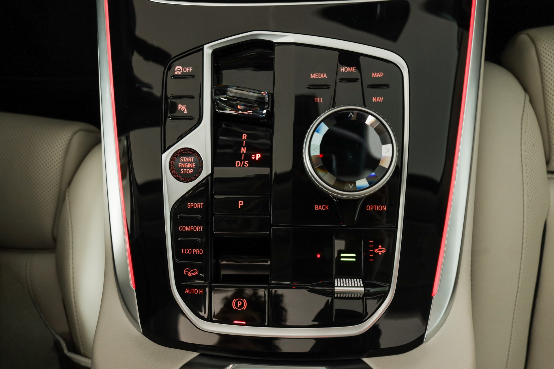 BMW X7 xDrive 48V 40d • Aventurinrot III • Individual Merino Elfenbeinweiss • Véhicule suisse-image-18