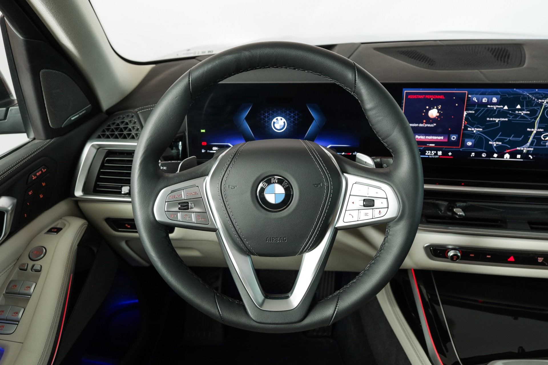 BMW X7 xDrive 48V 40d • Aventurinrot III • Individual Merino Elfenbeinweiss • Véhicule suisse-image-16