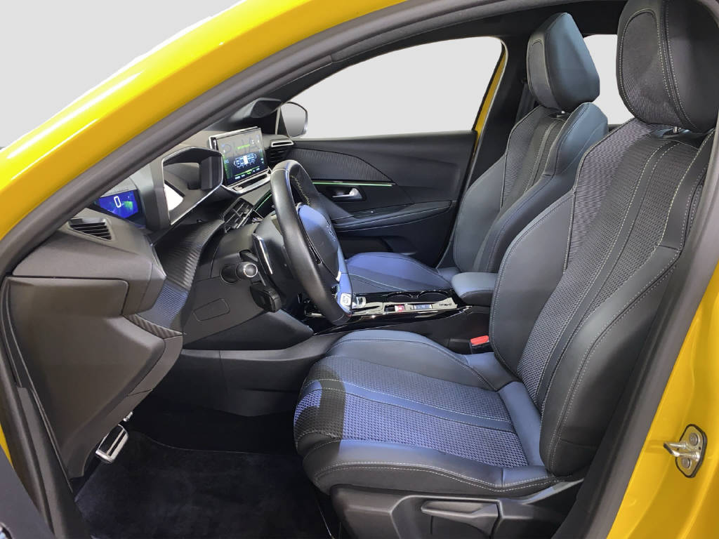 PEUGEOT 208 1.2 PureTech 100 PS GT Line-image-5