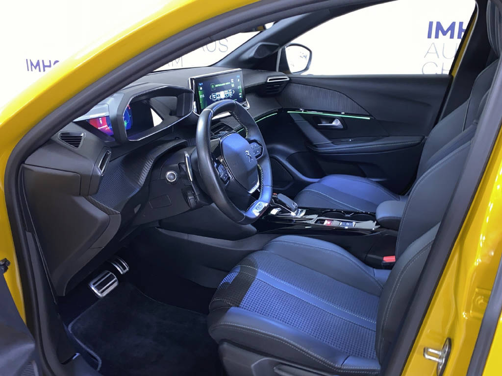 PEUGEOT 208 1.2 PureTech 100 PS GT Line-image-15