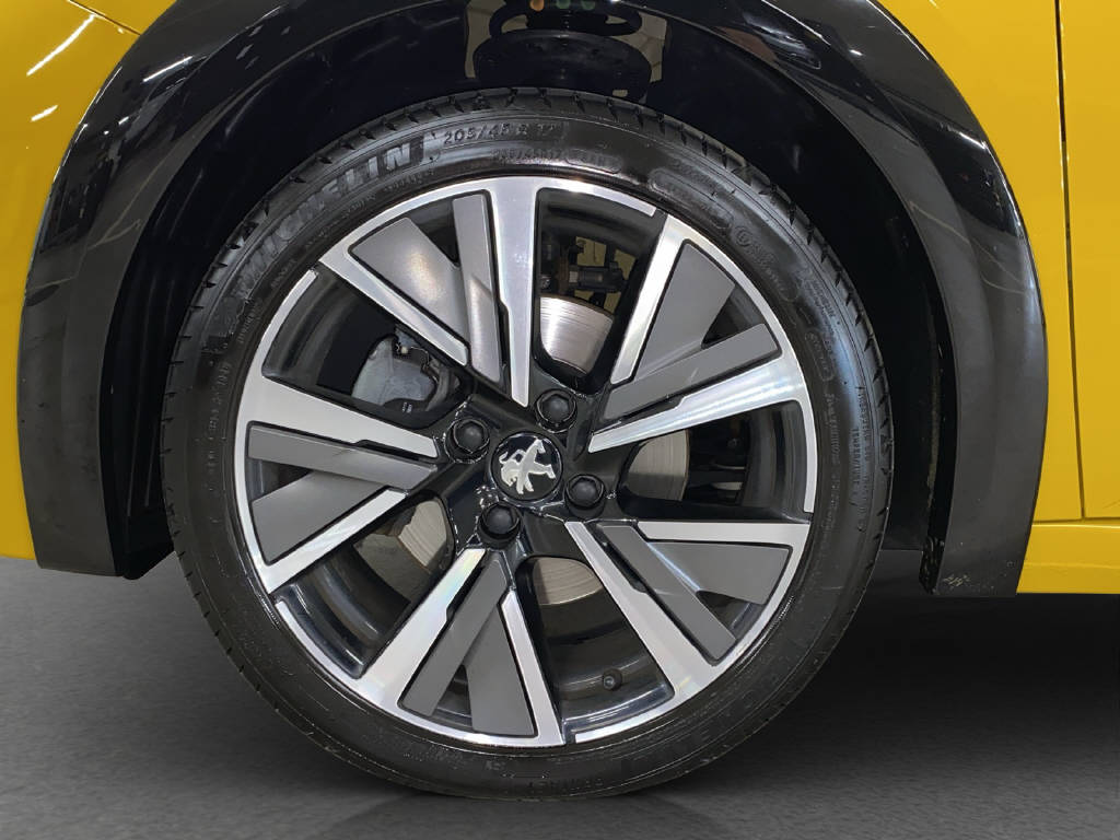 PEUGEOT 208 1.2 PureTech 100 PS GT Line-image-14