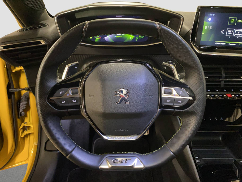 PEUGEOT 208 1.2 PureTech 100 PS GT Line-image-7