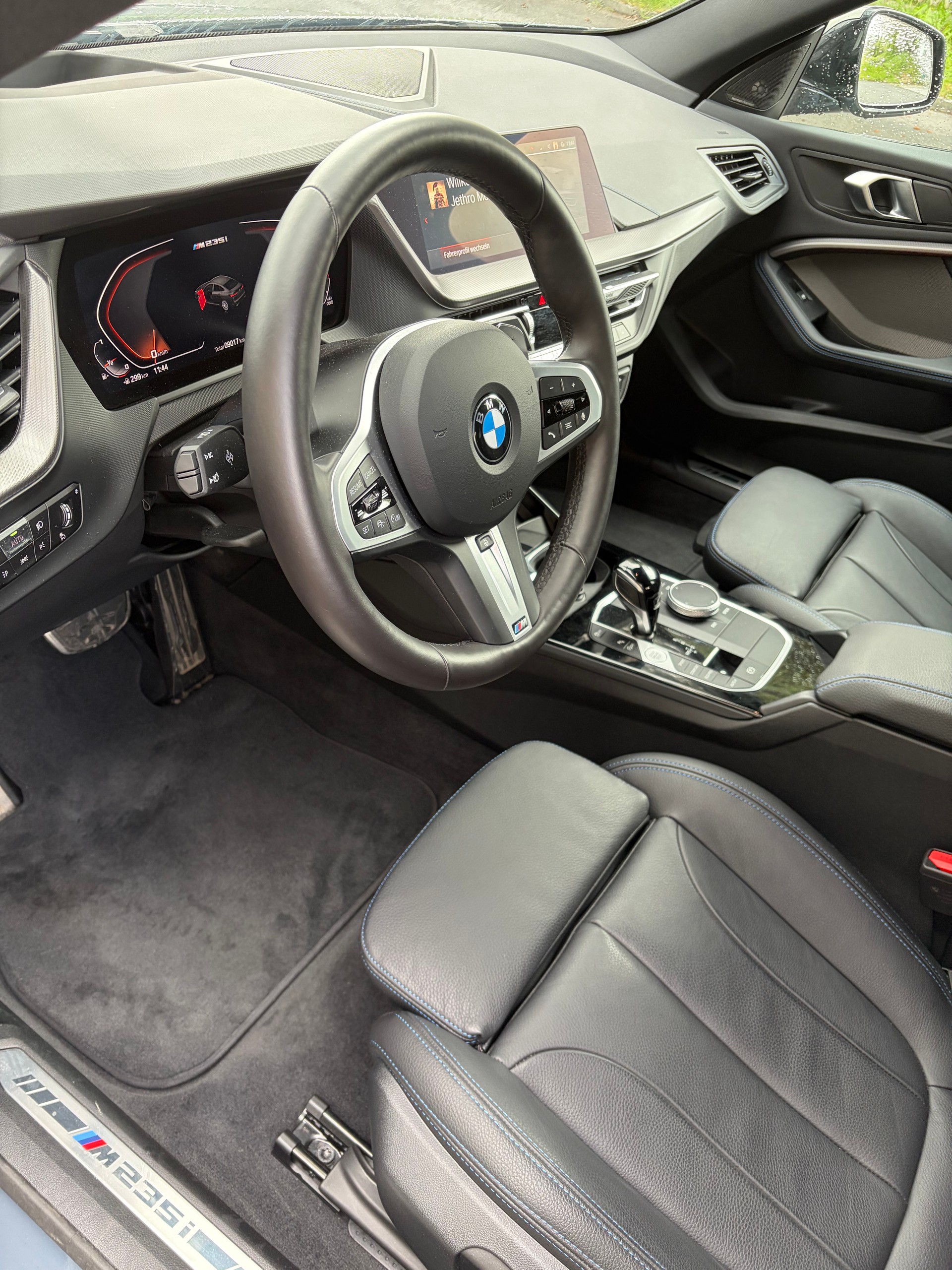 BMW M235i xDrive-image-4
