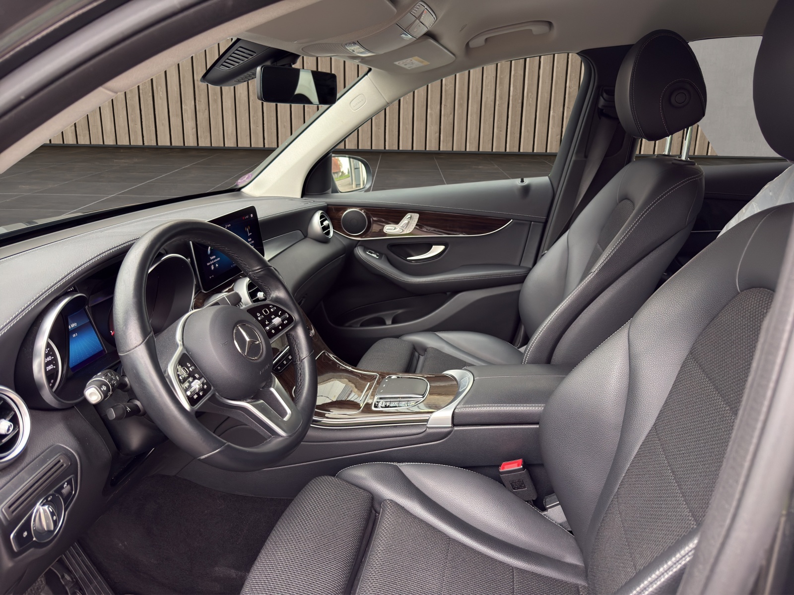 MERCEDES-BENZ GLC 200 4Matic 9G-Tronic-image-8