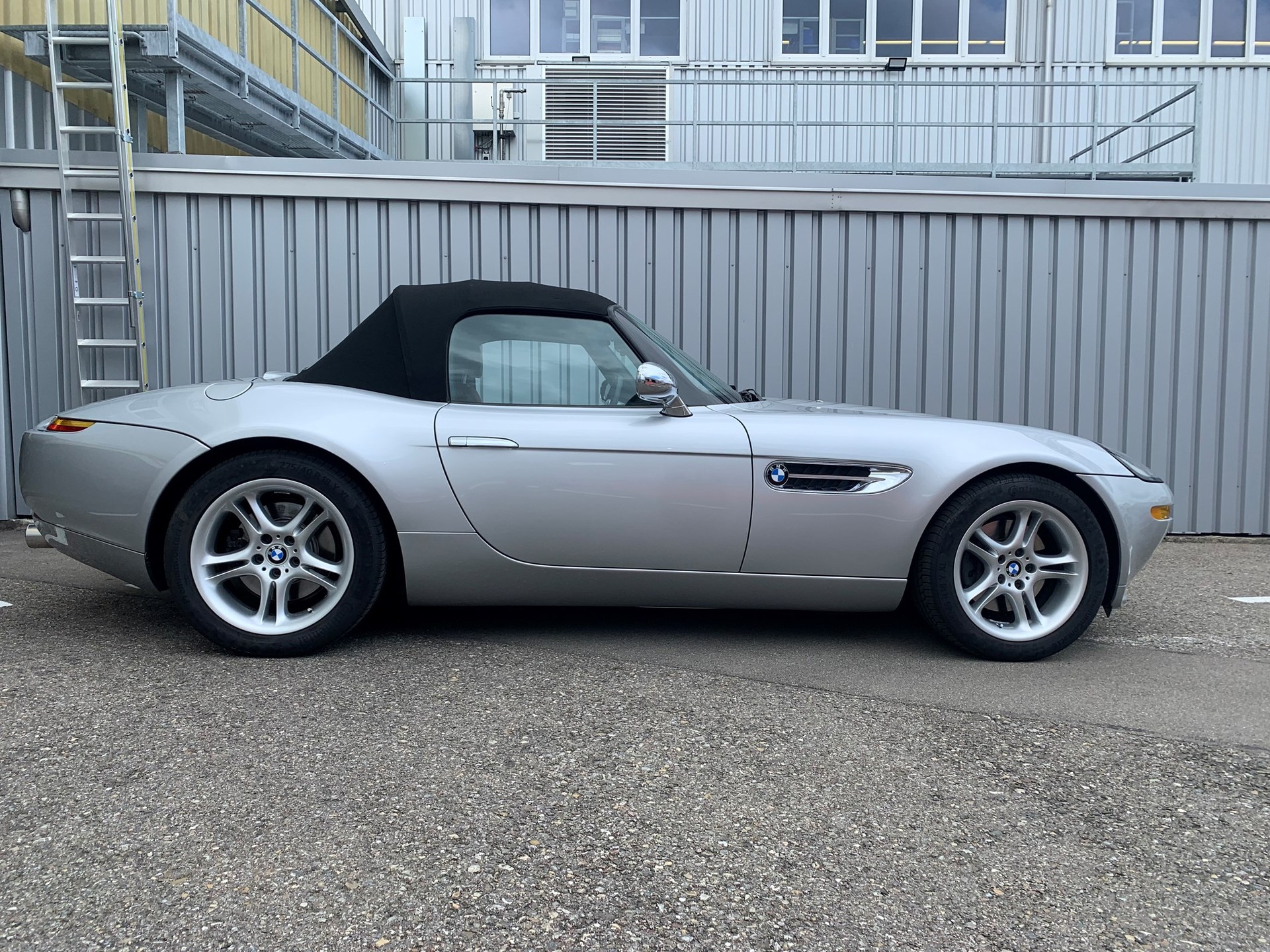 BMW Z8 Roadster-image-10