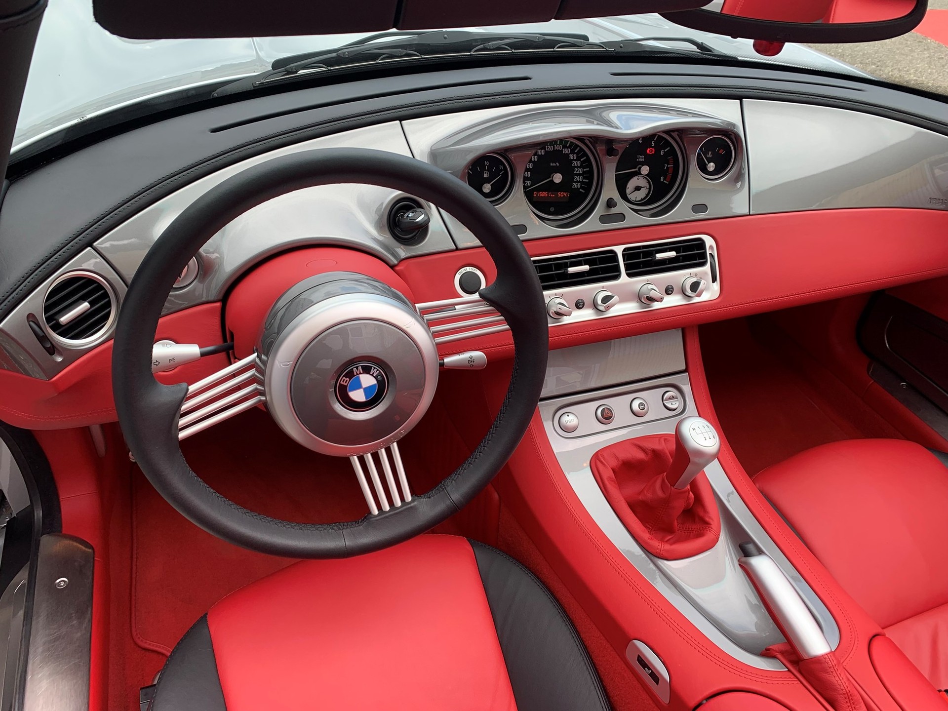 BMW Z8 Roadster-image-8
