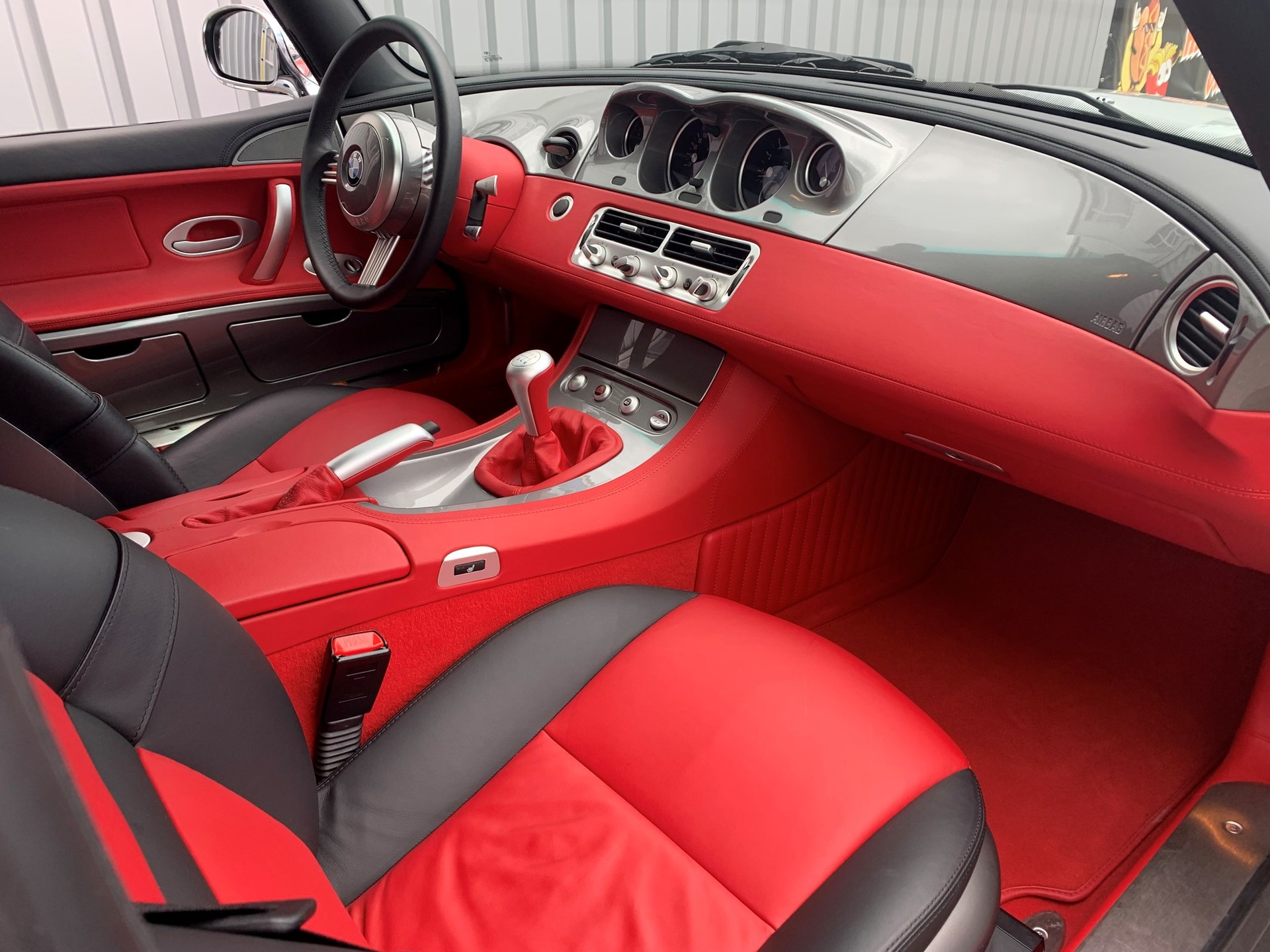 BMW Z8 Roadster-image-9