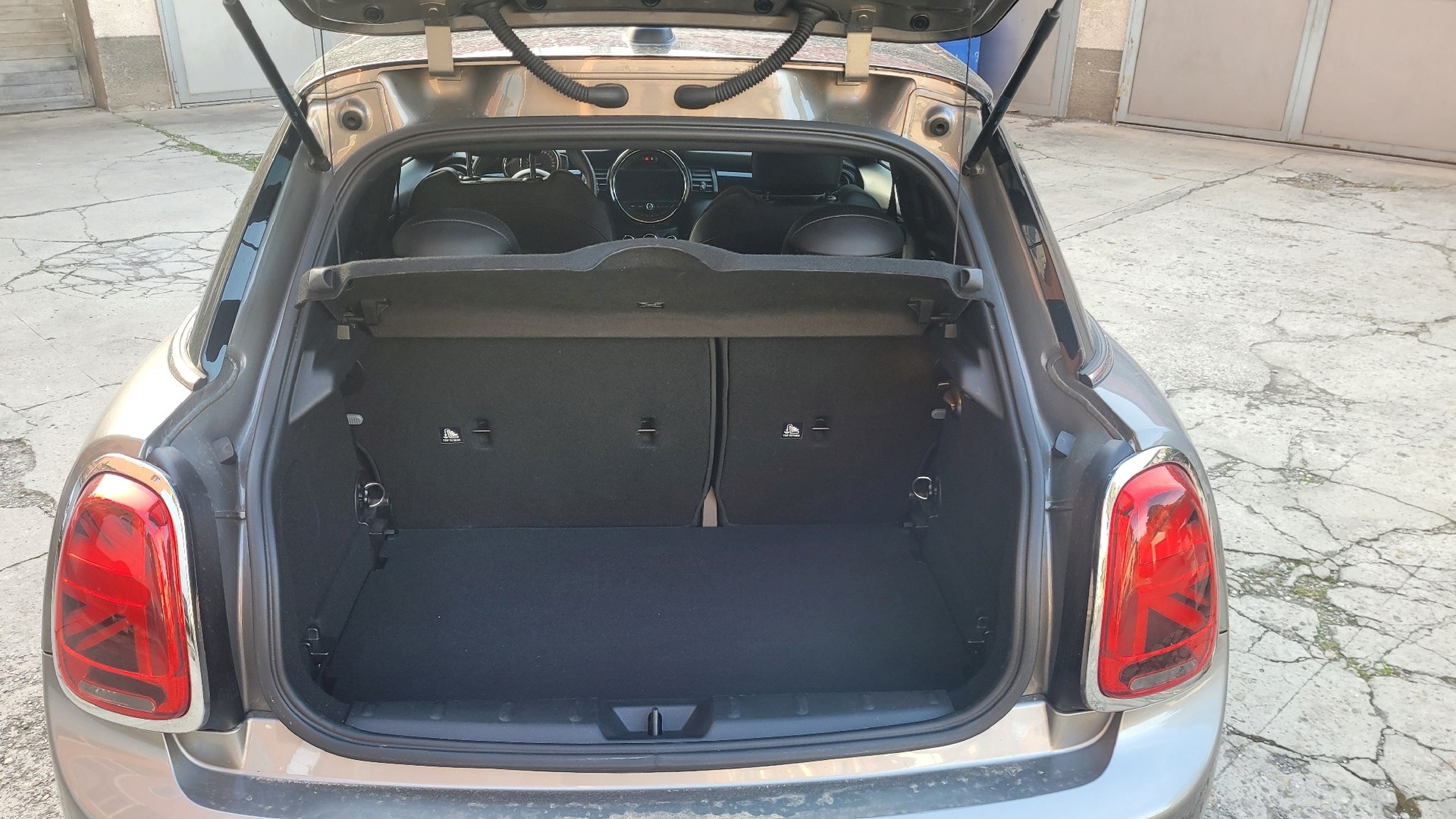 MINI Mini Cooper Steptronic DKG-image-2