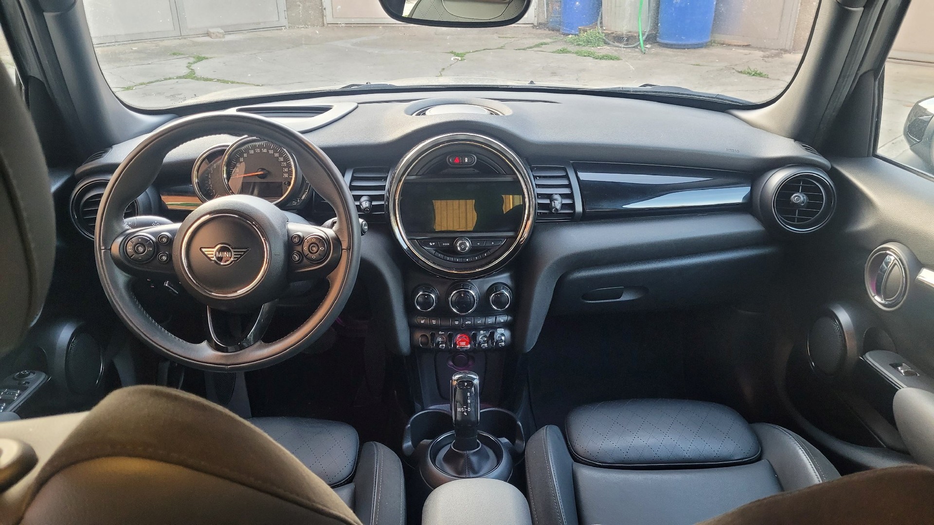 MINI Mini Cooper Steptronic DKG-image-5