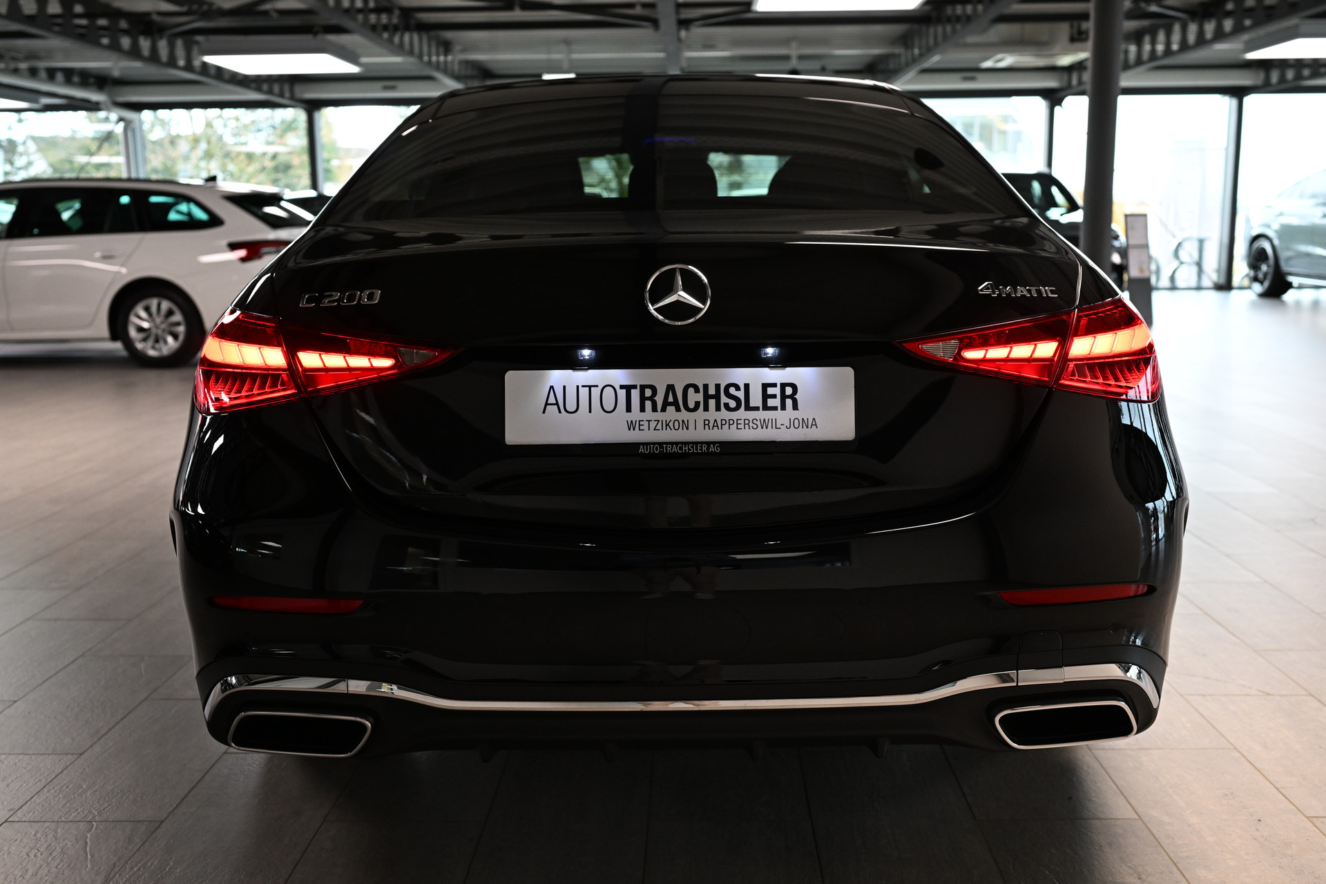MERCEDES-BENZ C 200 4Matic AMG Line-image-4