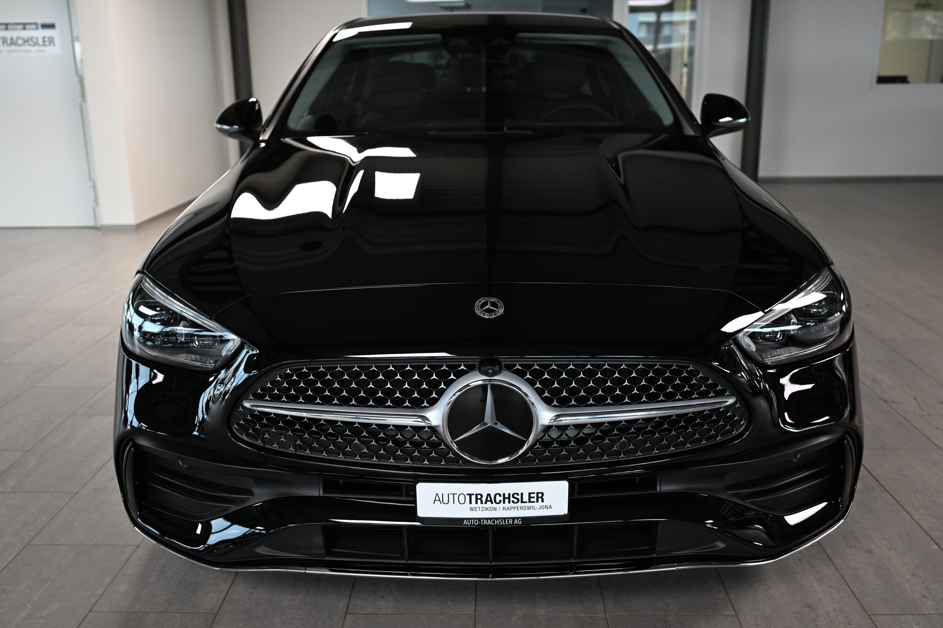 MERCEDES-BENZ C 200 4Matic AMG Line-image-3