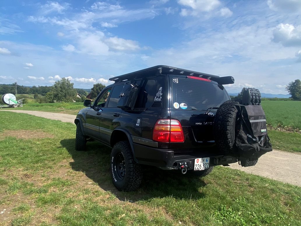 TOYOTA Land Cruiser 500 4.2 TD-image-1
