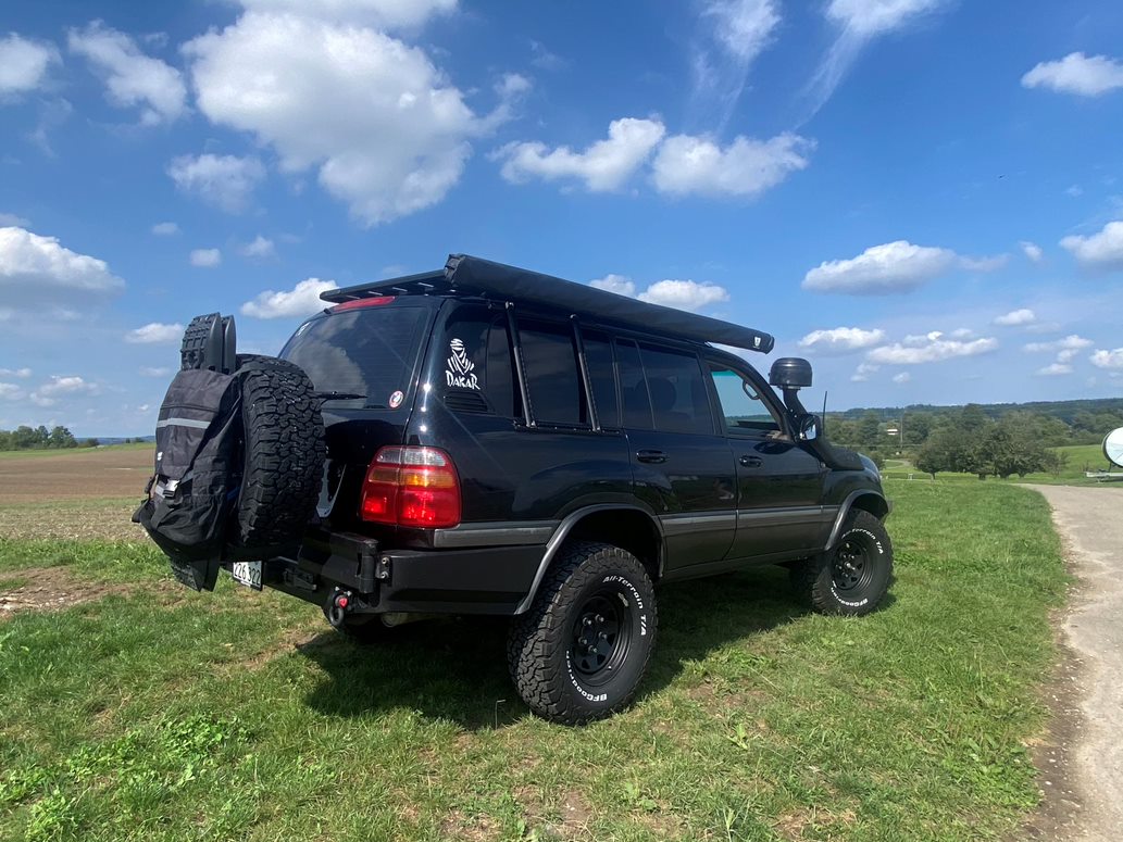 TOYOTA Land Cruiser 500 4.2 TD-image-2