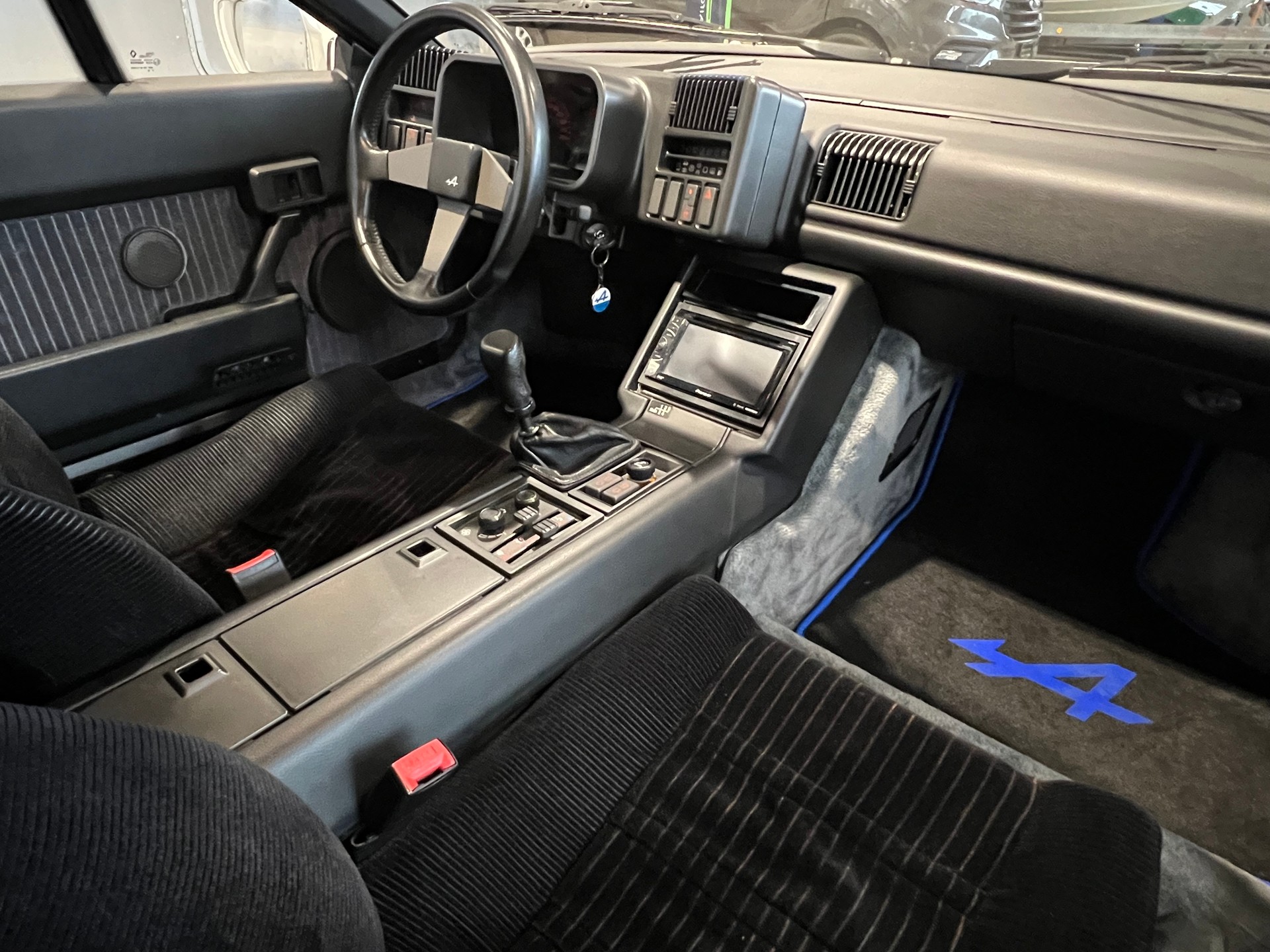 ALPINE Alpine V6 Turbo *** Klima *** Frisch mit Veteran ***-showroom-element-3